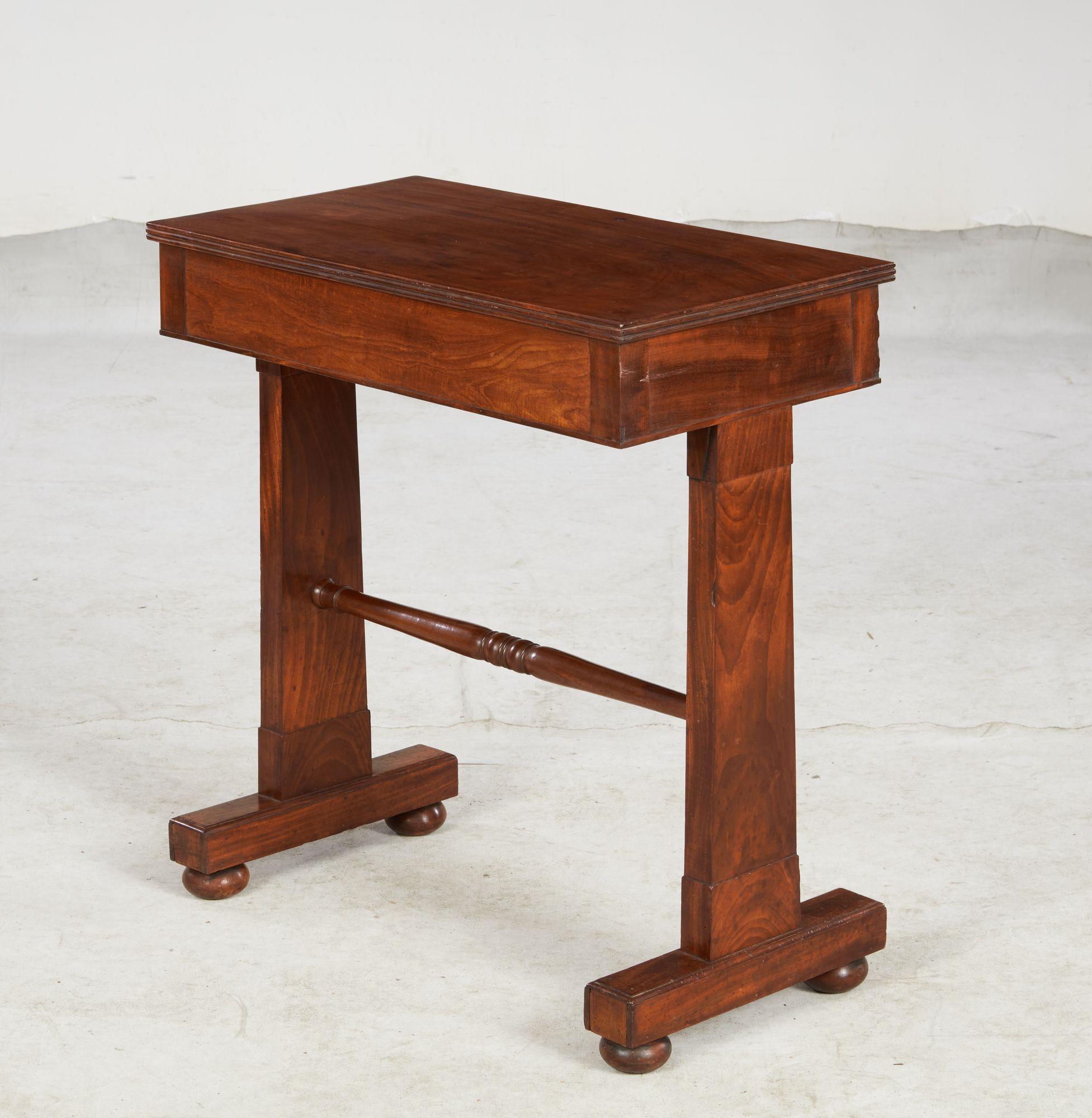 Acajou Table à écrire William IV en vente