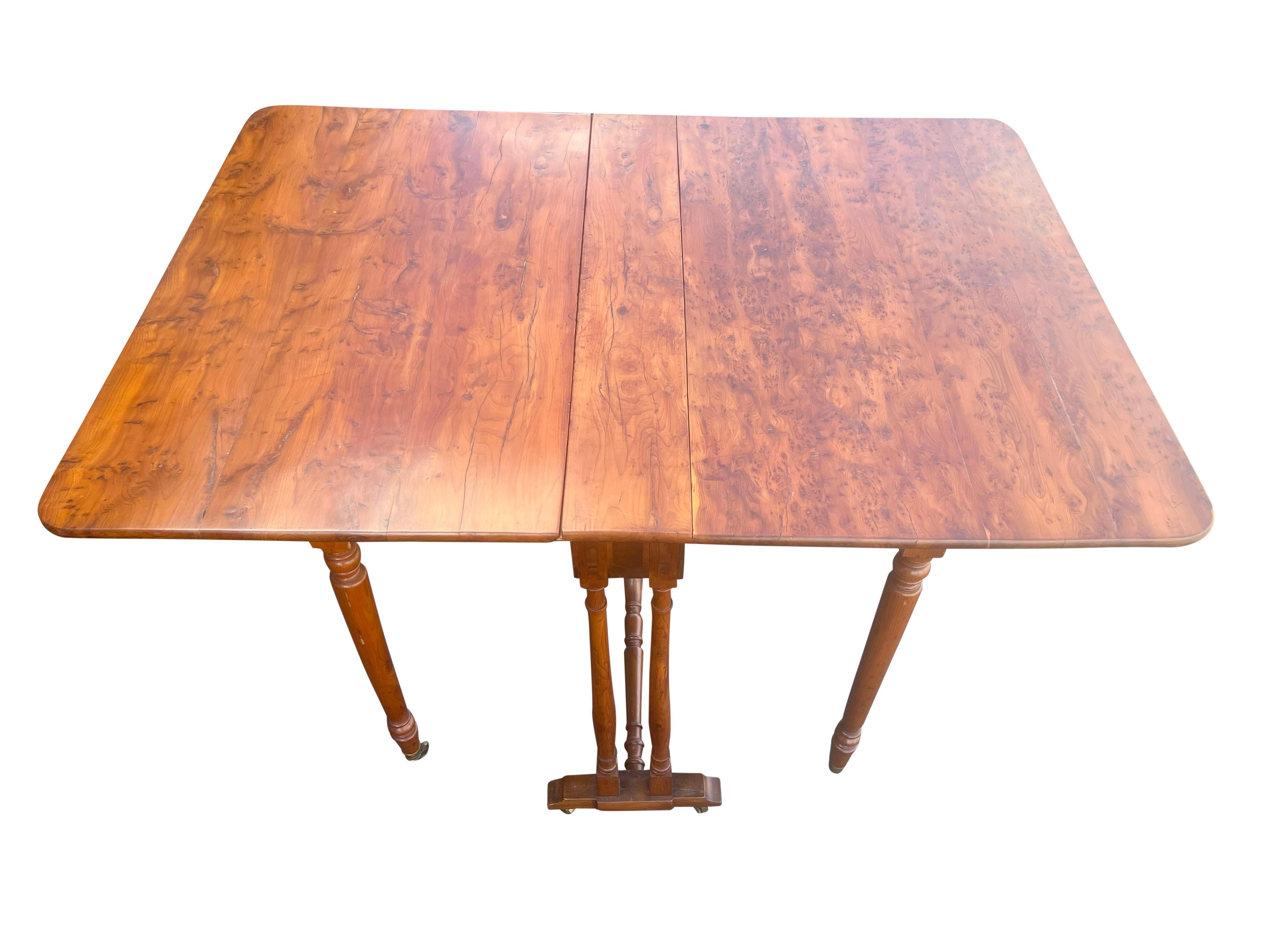 William IV Yew wood Sunderland Table In Good Condition In Essex, MA