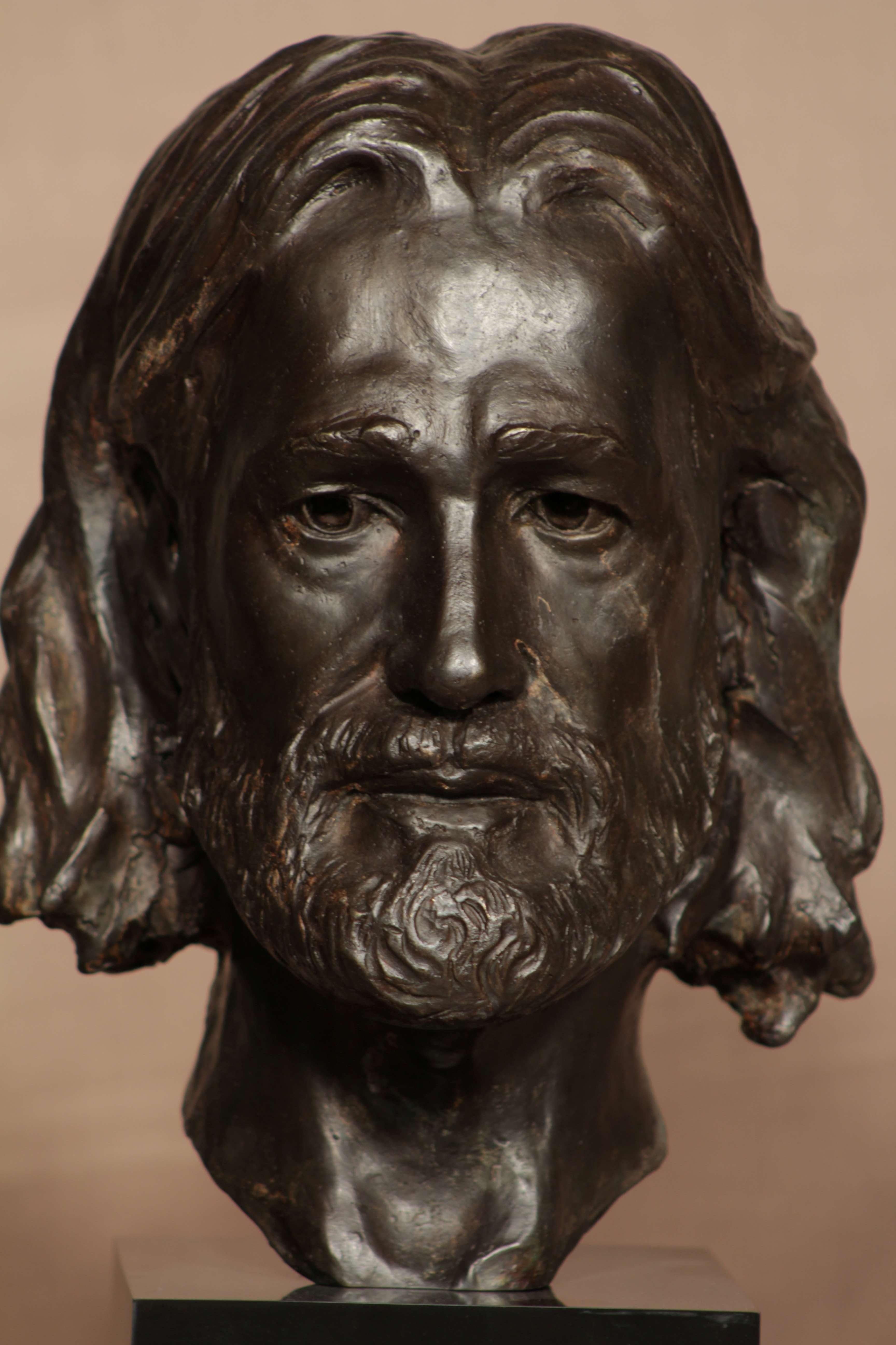 Scultura di testa maschile in bronzo 