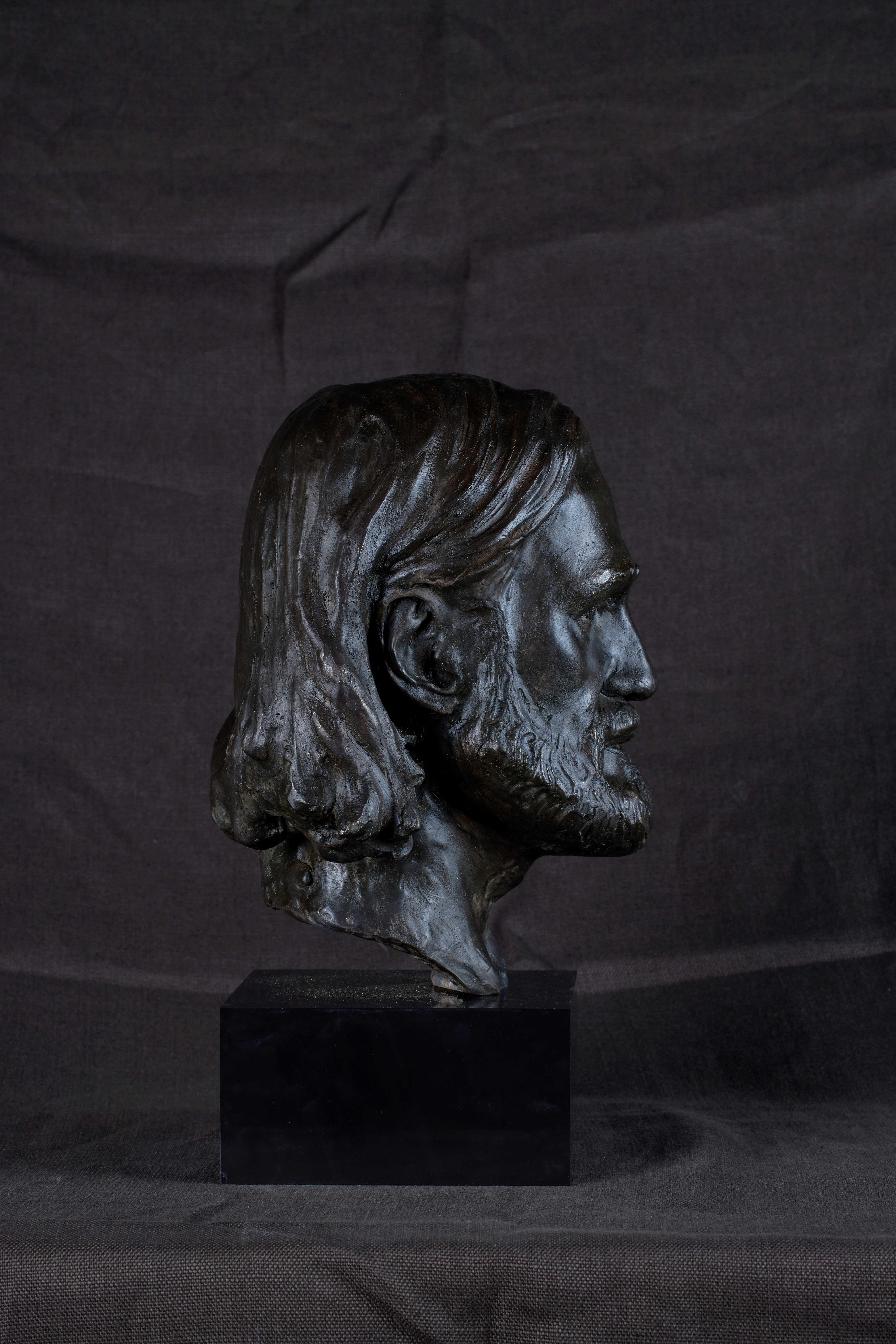 Scultura di testa maschile in bronzo 