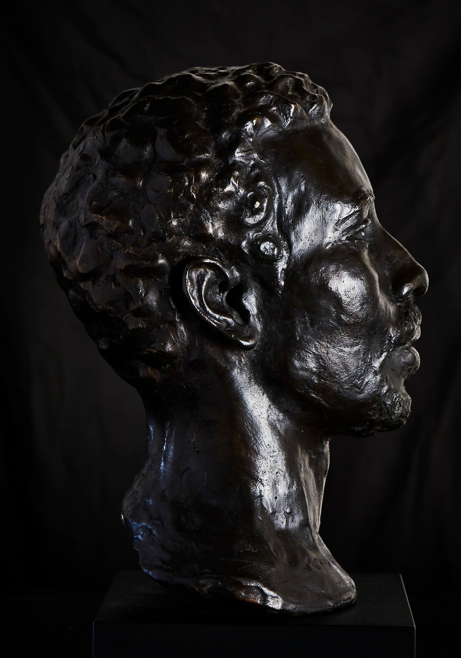 William J Rushton Figurative Sculpture - Sculpture of Male Head in Bronze "Diadji"