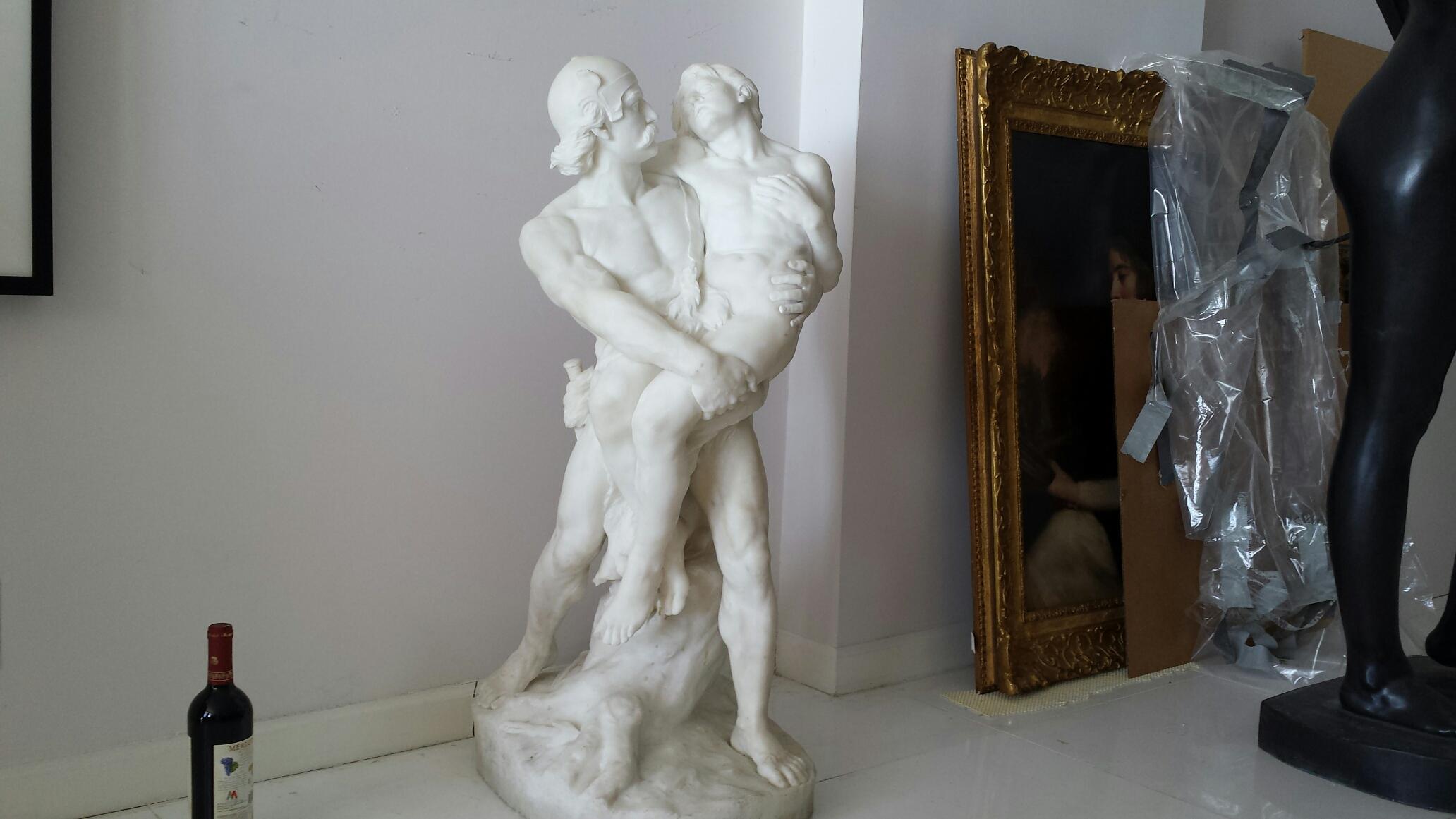 Marmorskulptur aus weißem Carrara-Marmor aus dem 19. Jahrhundert  Nackter Verwundeter Mann  im Angebot 4