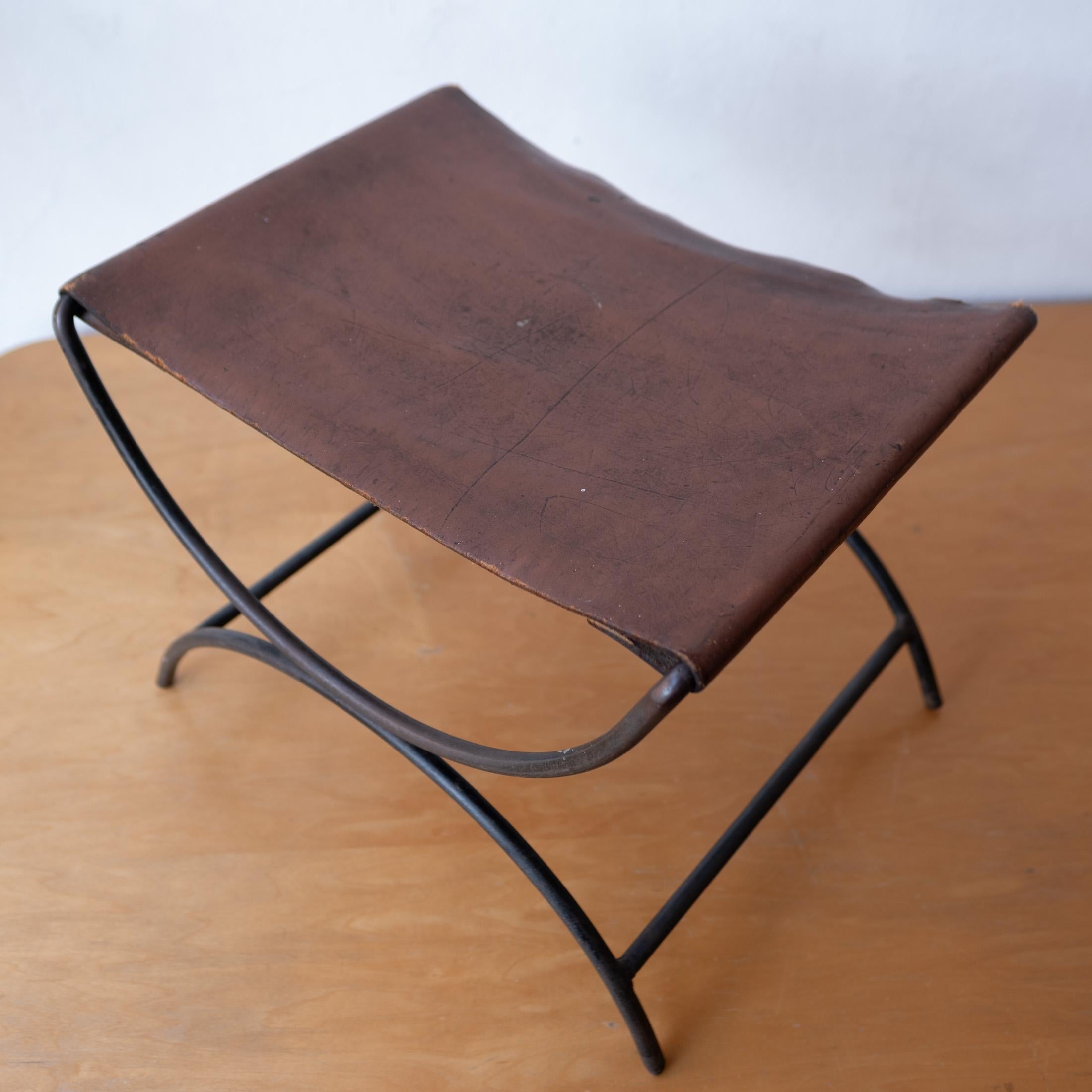 Américain Tabouret ou pouf William Katavolos en cuir et fer pour Leathercrafter des années 1960 en vente