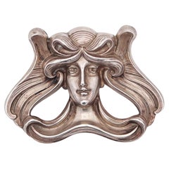 WILLIAM KERR & CO. 1900 Broche Art Nouveau en argent sterling .925 repoussé