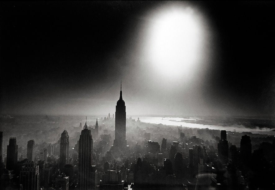 Atomic Bomb Sky, New York - Photograph by William Klein