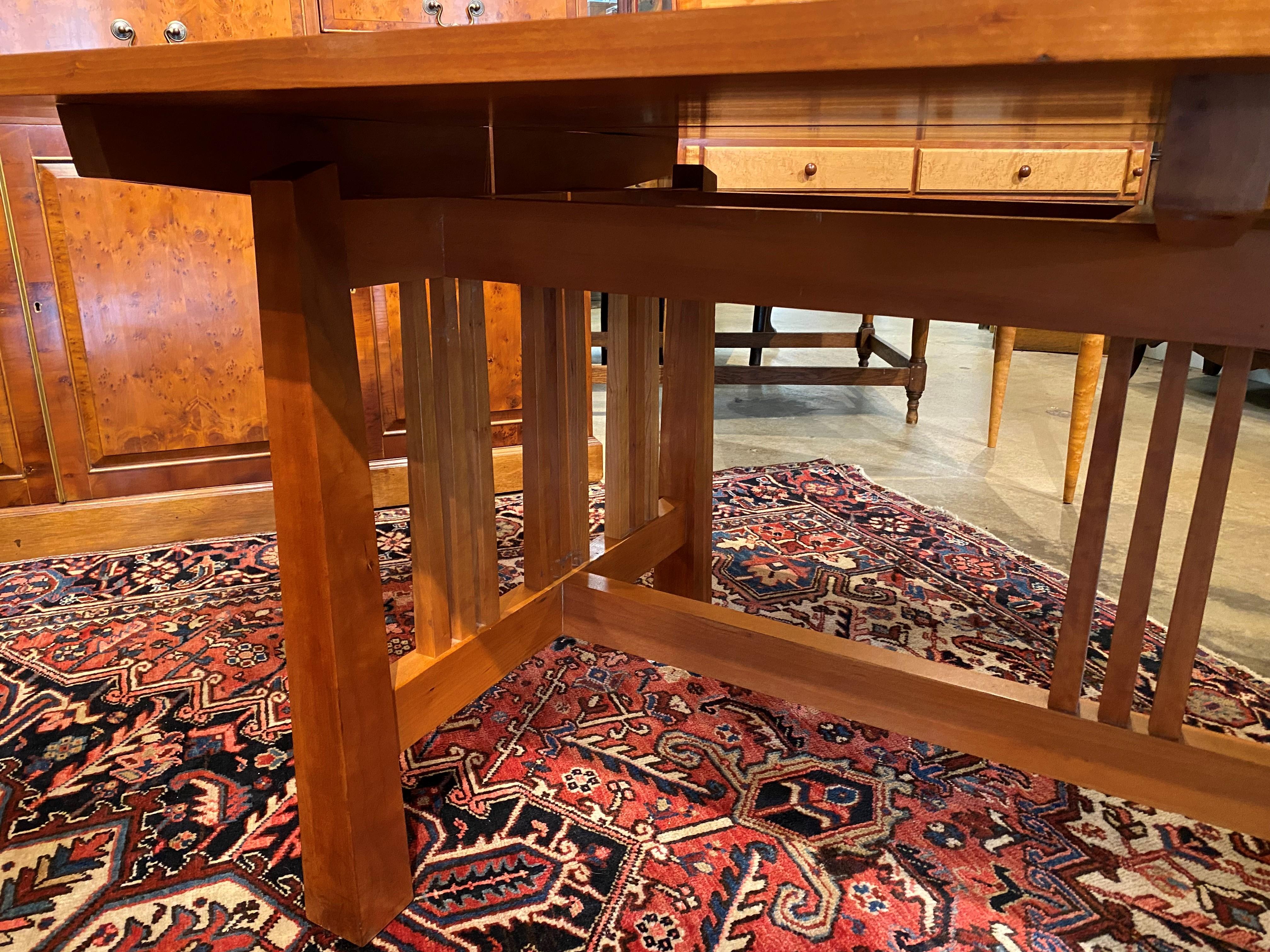 William Laberge Vermont Cherry Arts & Crafts Style Dining Table with Six Chairs In Good Condition In Milford, NH