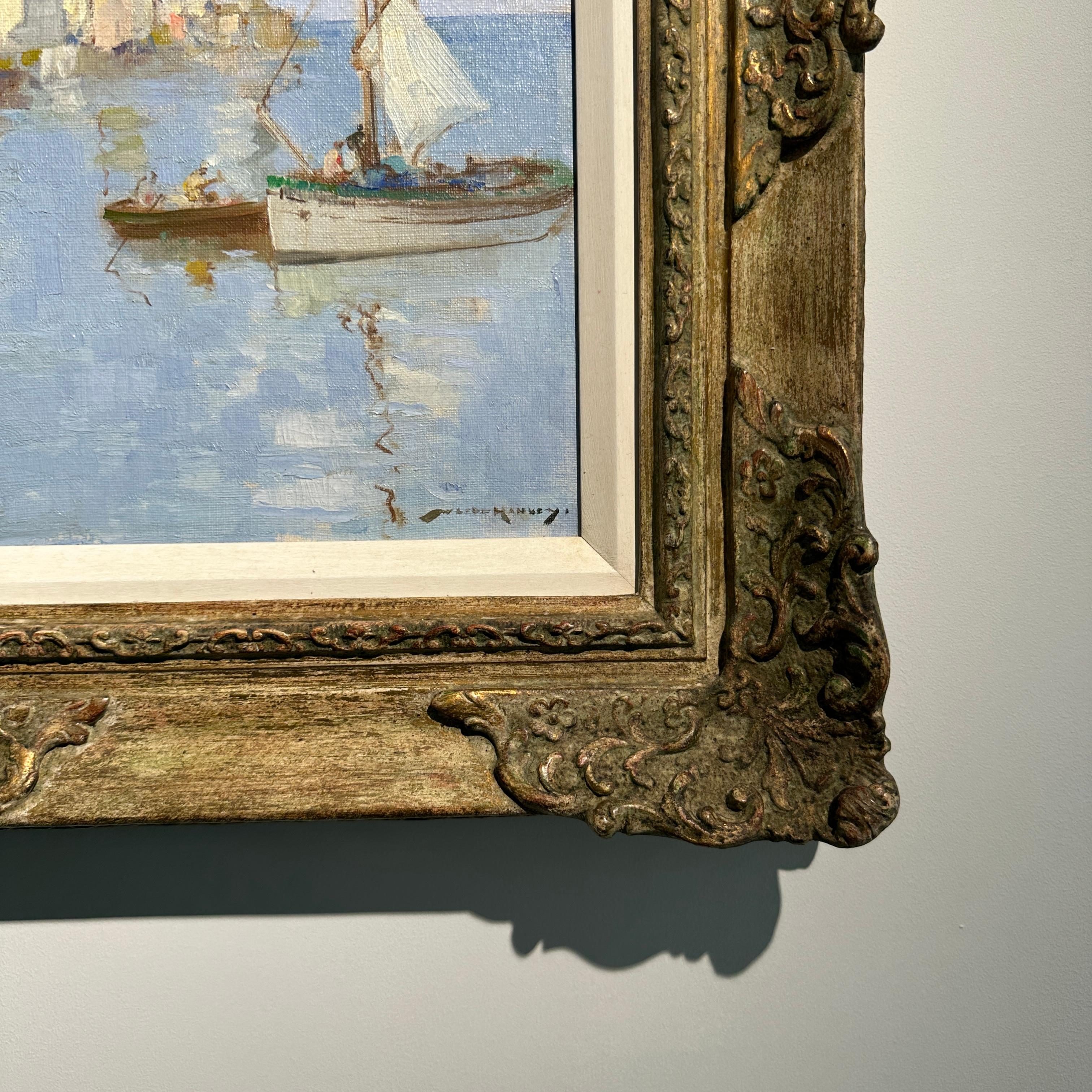 Boote im Hafen Küstenszene mit Segelbooten, blauem Wasser, Figuren, roten Segeln im Angebot 9