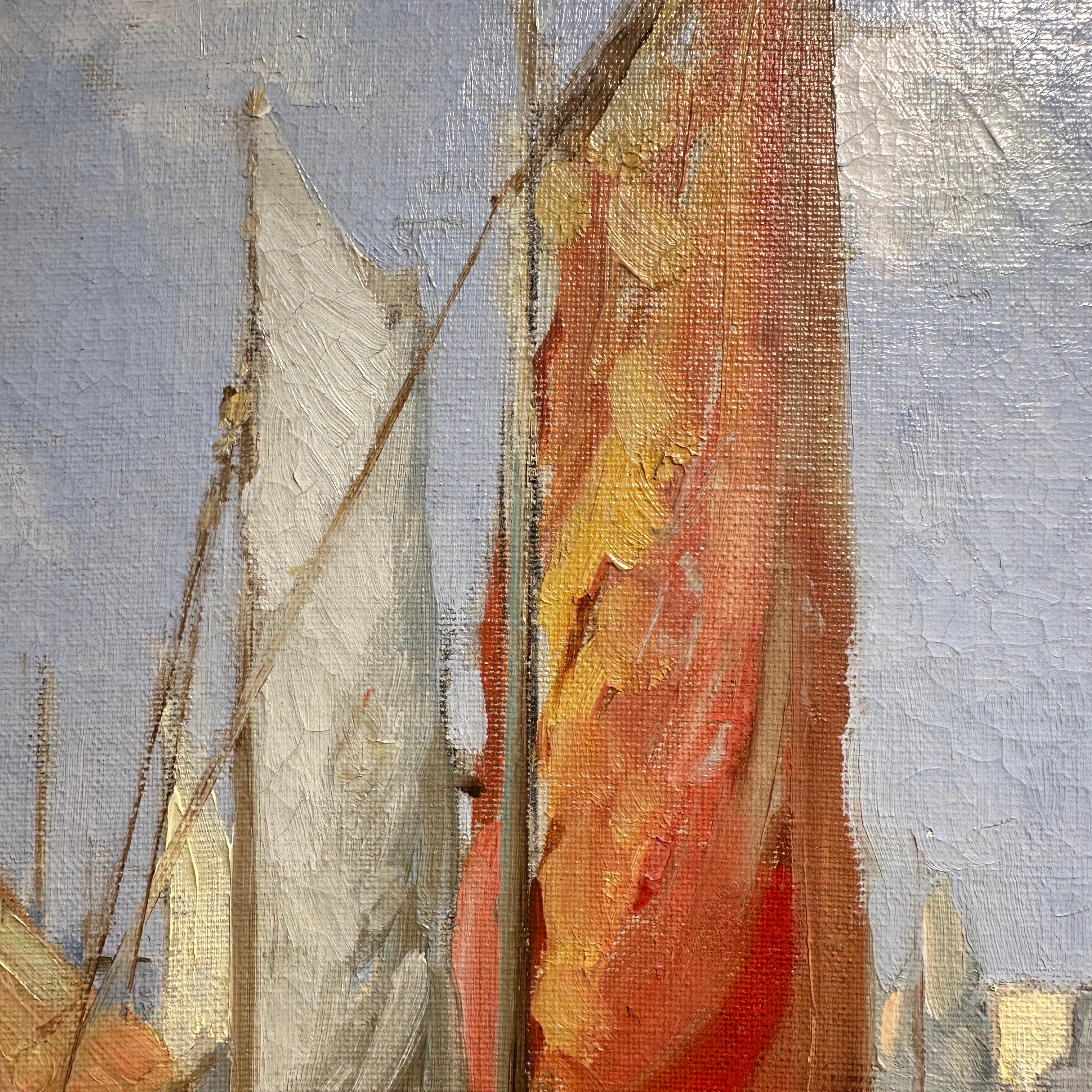 Boote im Hafen Küstenszene mit Segelbooten, blauem Wasser, Figuren, roten Segeln im Angebot 1