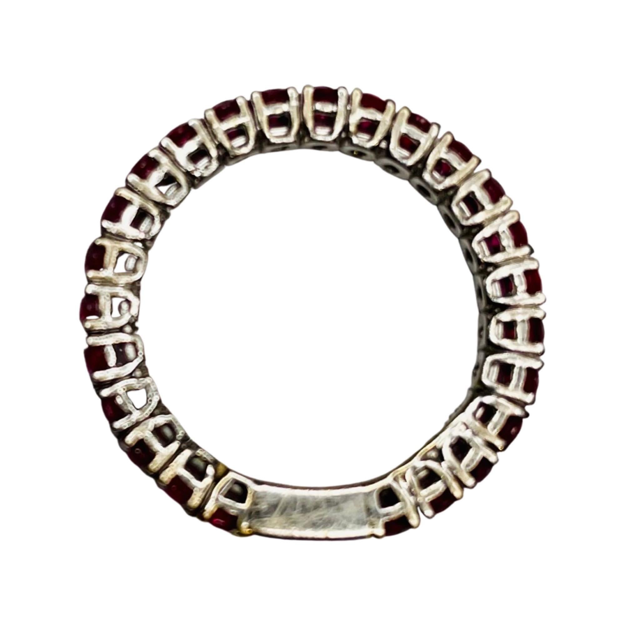 Contemporary William Levine Fine Jewels 18K White Gold Natural Ruby Ring For Sale
