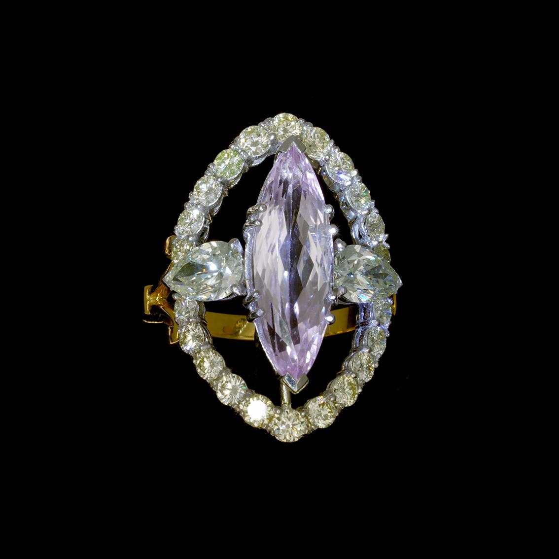 18 Karat Yellow and White Gold Ring with Marquise Morganite and White Diamonds In New Condition For Sale In Melbourne, Vic