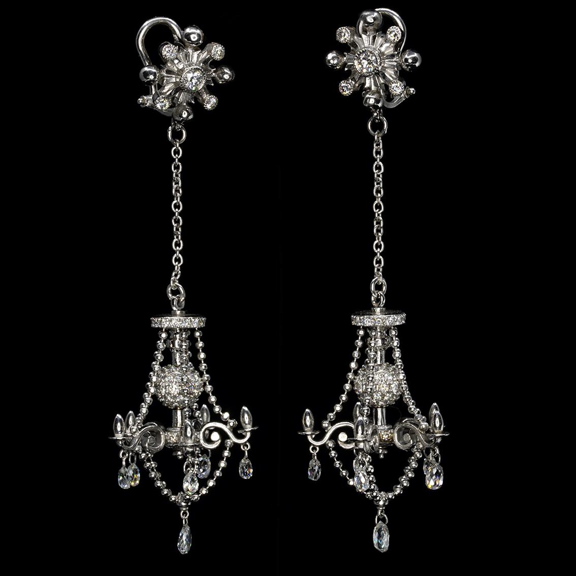 Round Cut 120 White Diamonds and 18k White Gold Victorian Style Chandelier Drop Earrings For Sale