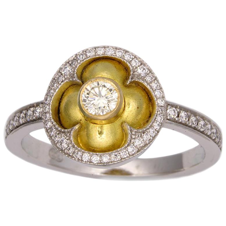 18 Karat White and Yellow Gold Diamond Quatrefoil Art Deco style Ring For Sale