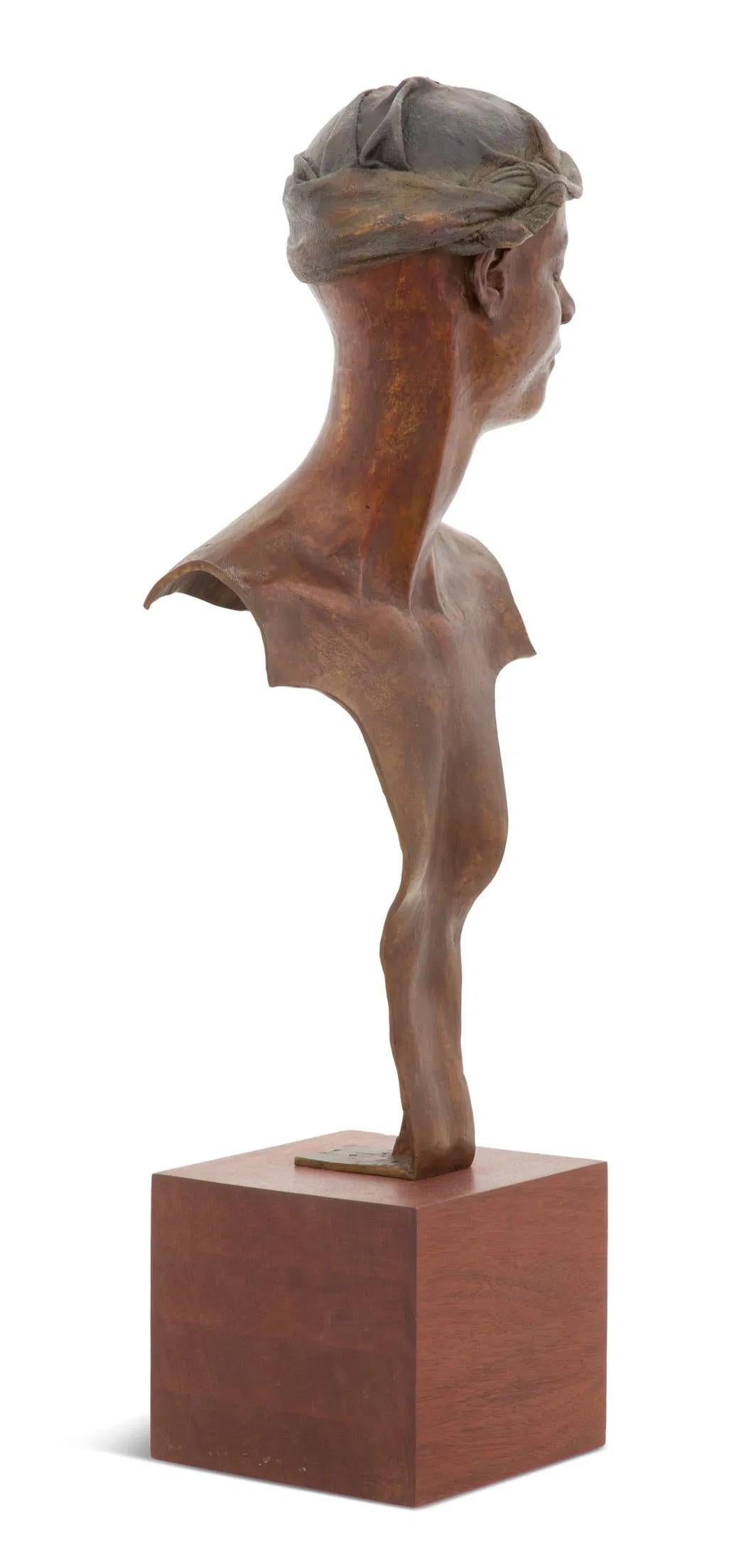 Untitled Man With Closed Eyes (Braun), Figurative Sculpture, von William Ludwig