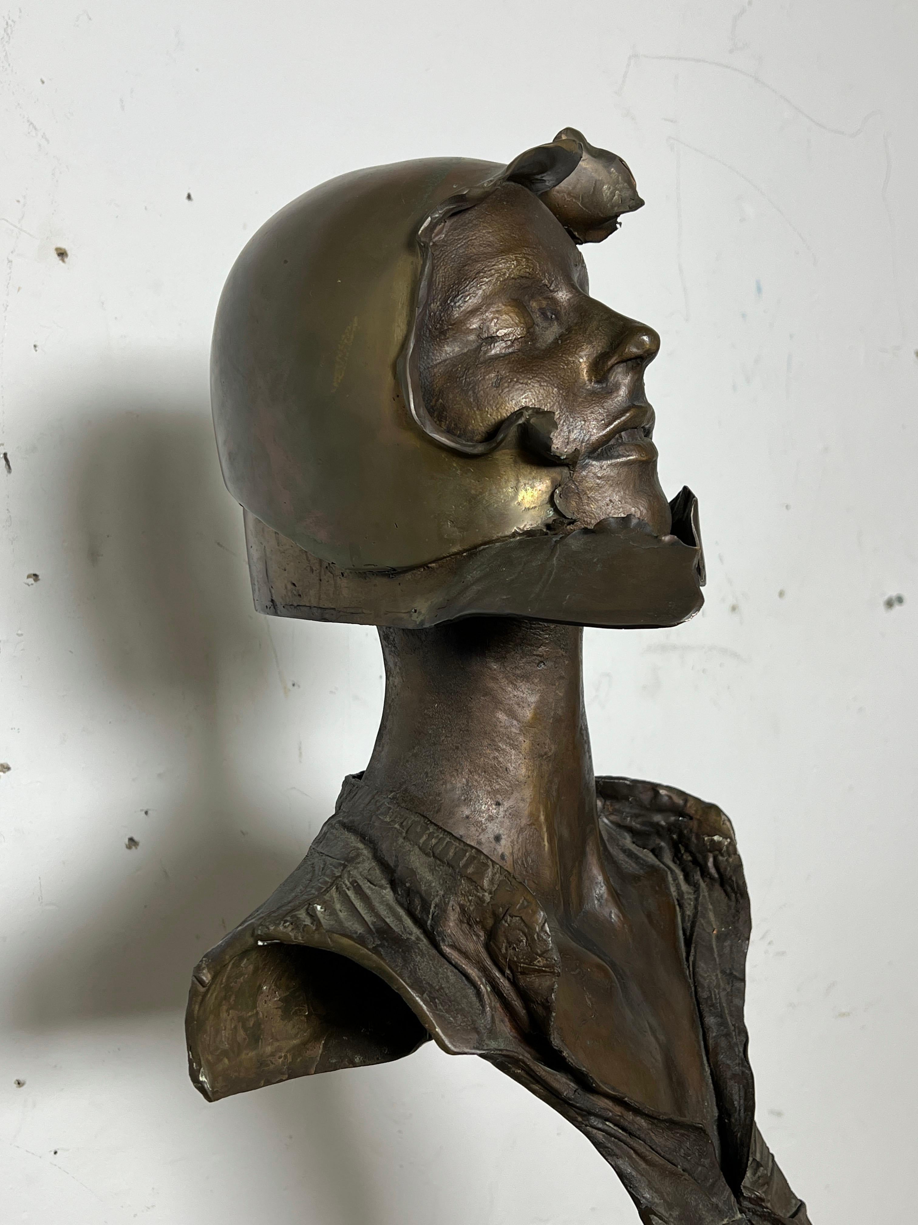 William Ludwig Scultura figurativa in bronzo di un guerriero datata 1987 in vendita 7