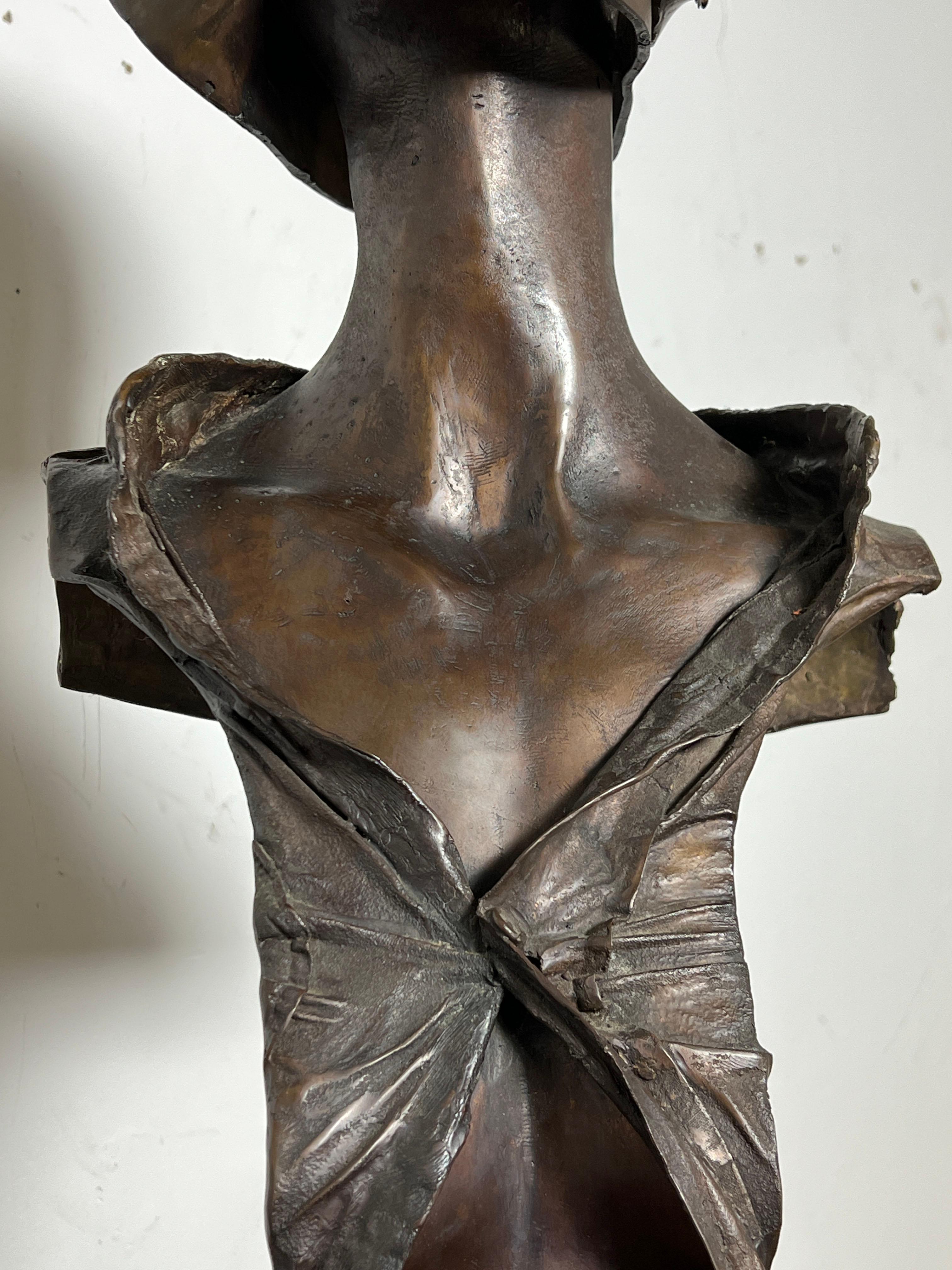 William Ludwig Scultura figurativa in bronzo di un guerriero datata 1987 In condizioni buone in vendita a Peabody, MA