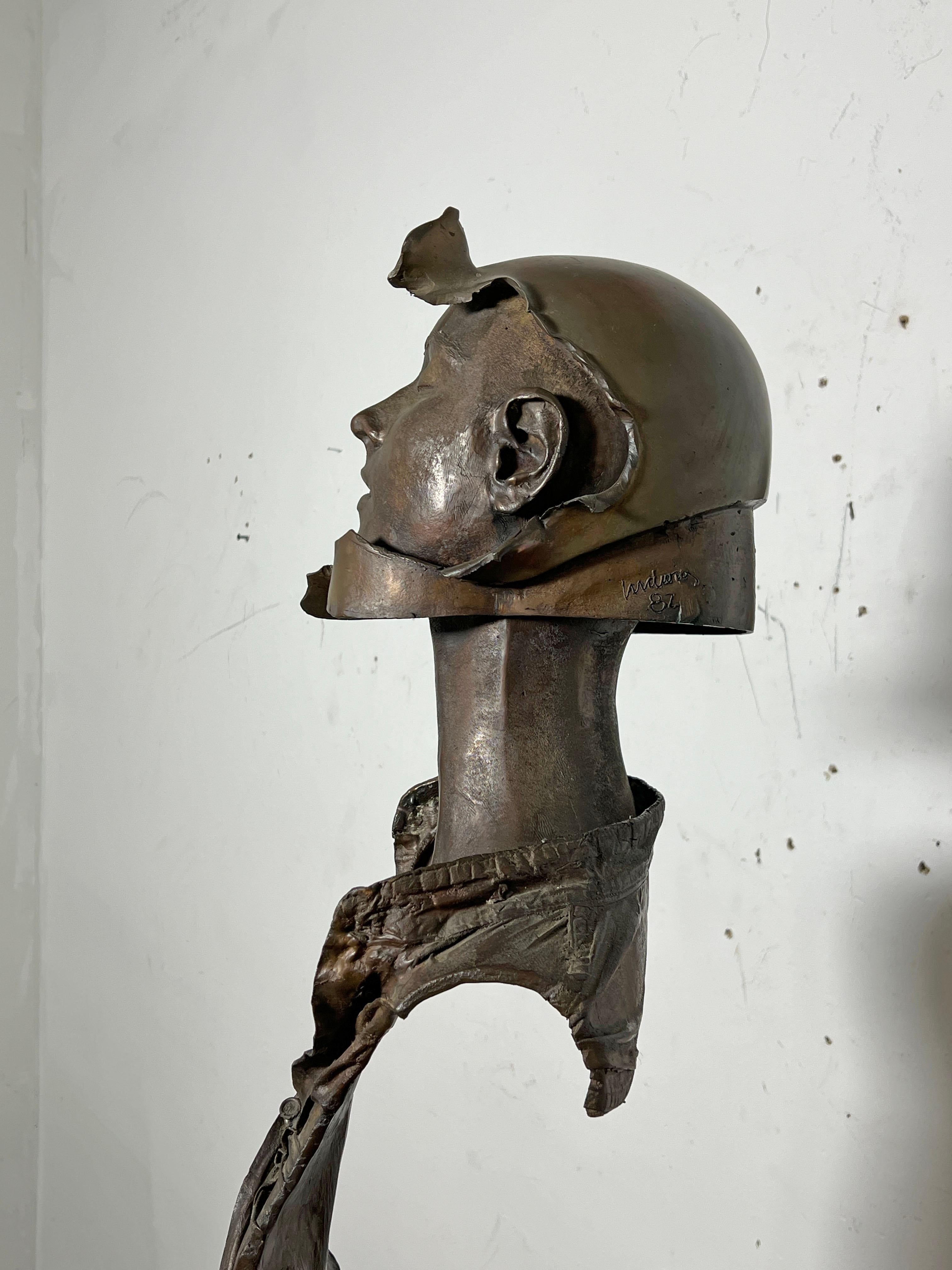 William Ludwig Scultura figurativa in bronzo di un guerriero datata 1987 in vendita 2