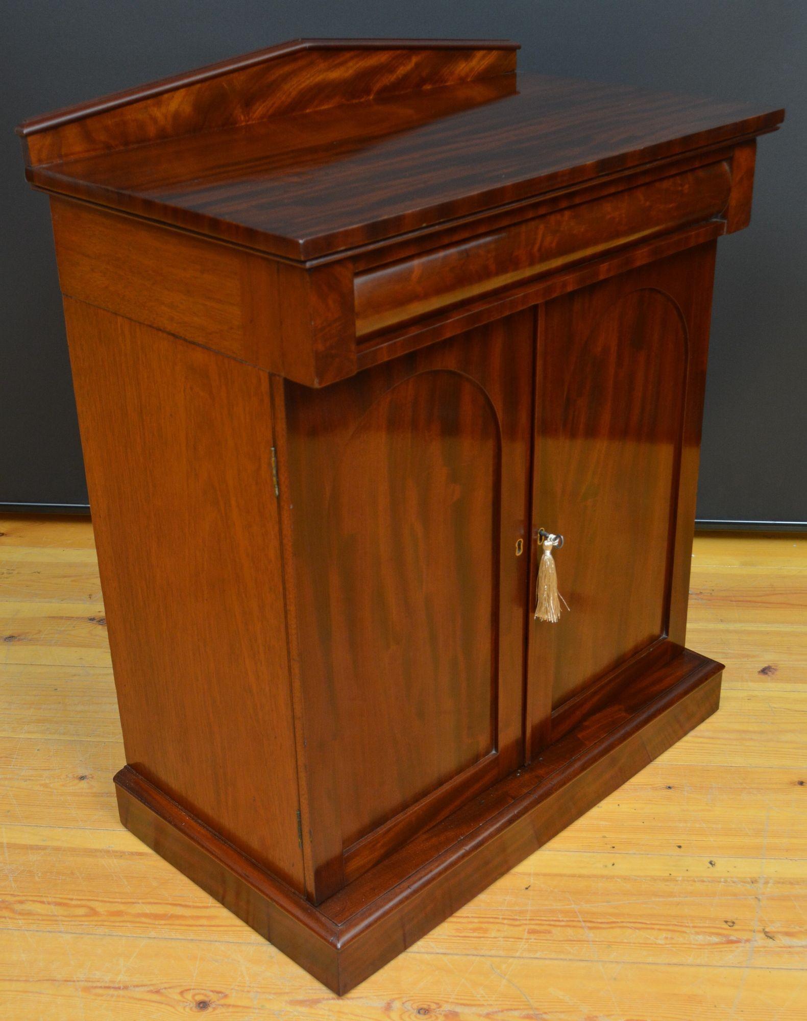William lV Mahogany Chiffonier For Sale 1