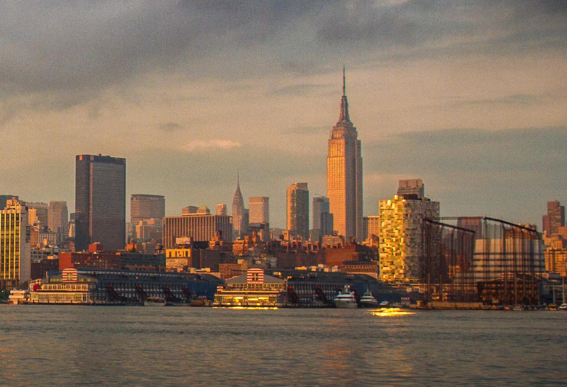 Coucher de soleil à Midtown Manhattan, Photographie originale du paysage urbain en vente 1
