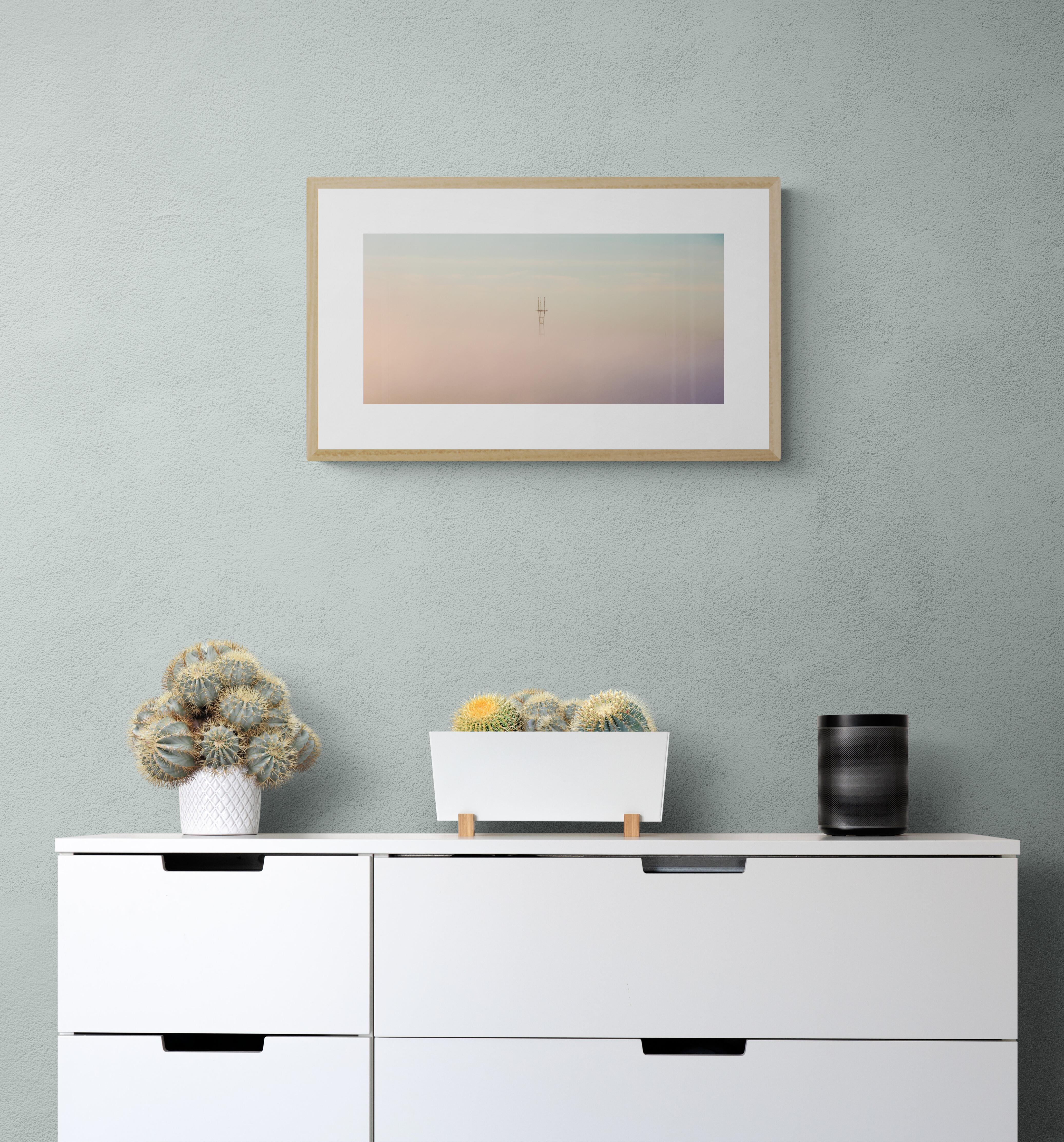 Sutro-Turm durch den Fog, Original-Landschaftsfotografie im Angebot 2