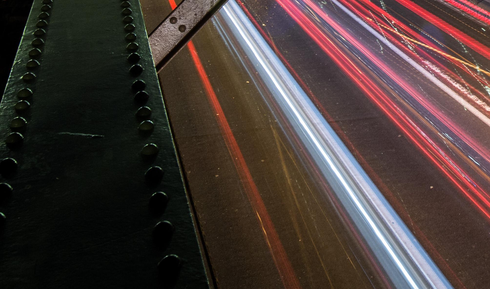 Le pont de Brooklyn, photographie originale d'un paysage urbain - Photograph de William Mackie