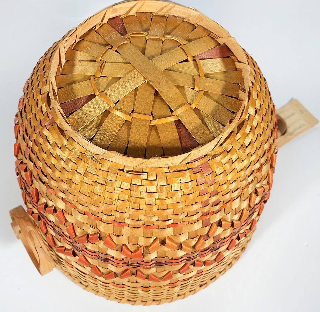 Hand-Woven William, Martha Lossiah Native American Cherokee Basket, Hand-woven Maple For Sale