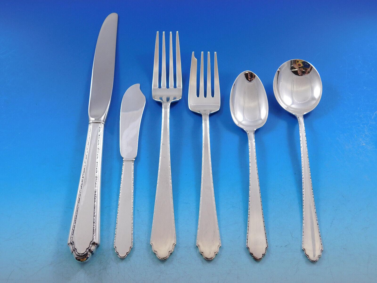 William & Mary by Lunt Sterling Silver Flatware Set 8 Place Size Service 48 Pcs In Excellent Condition For Sale In Big Bend, WI