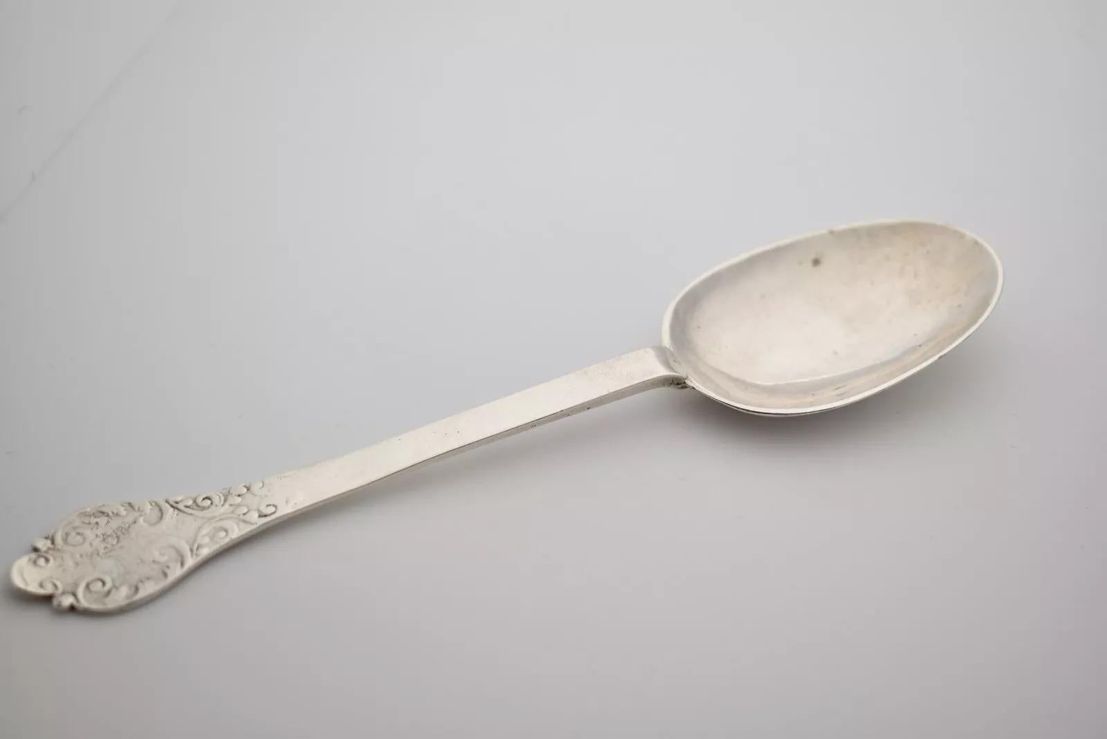 William & Mary Lace Pattern Cucchiaio trifido in argento Londra 1692 Stephen Coleman In condizioni ottime in vendita a London, GB