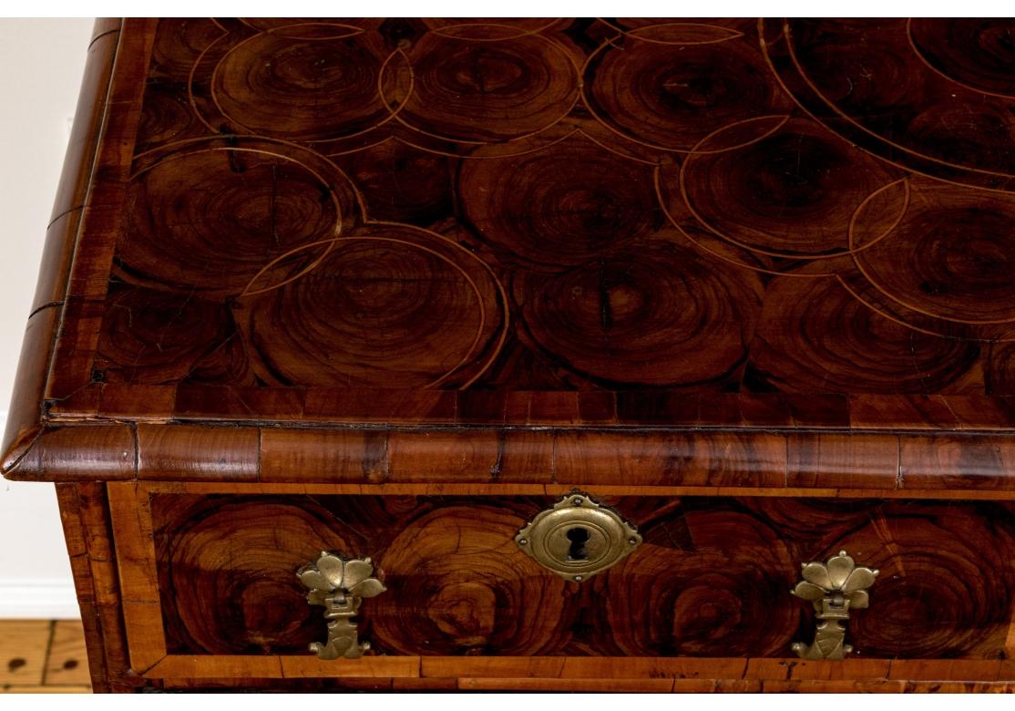 William & Mary Oyster Veneered Walnut Chest Of Drawers - Circa 1680-1710 For Sale 3