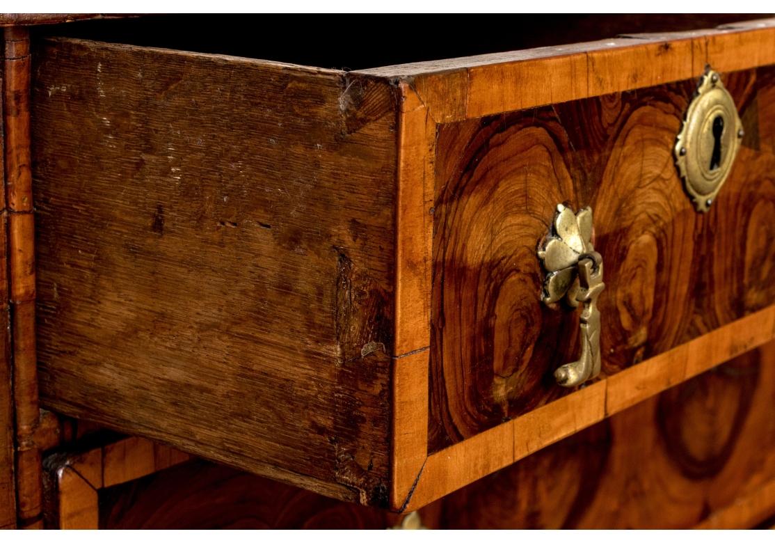William & Mary Oyster Veneered Walnut Chest Of Drawers - Circa 1680-1710 For Sale 6