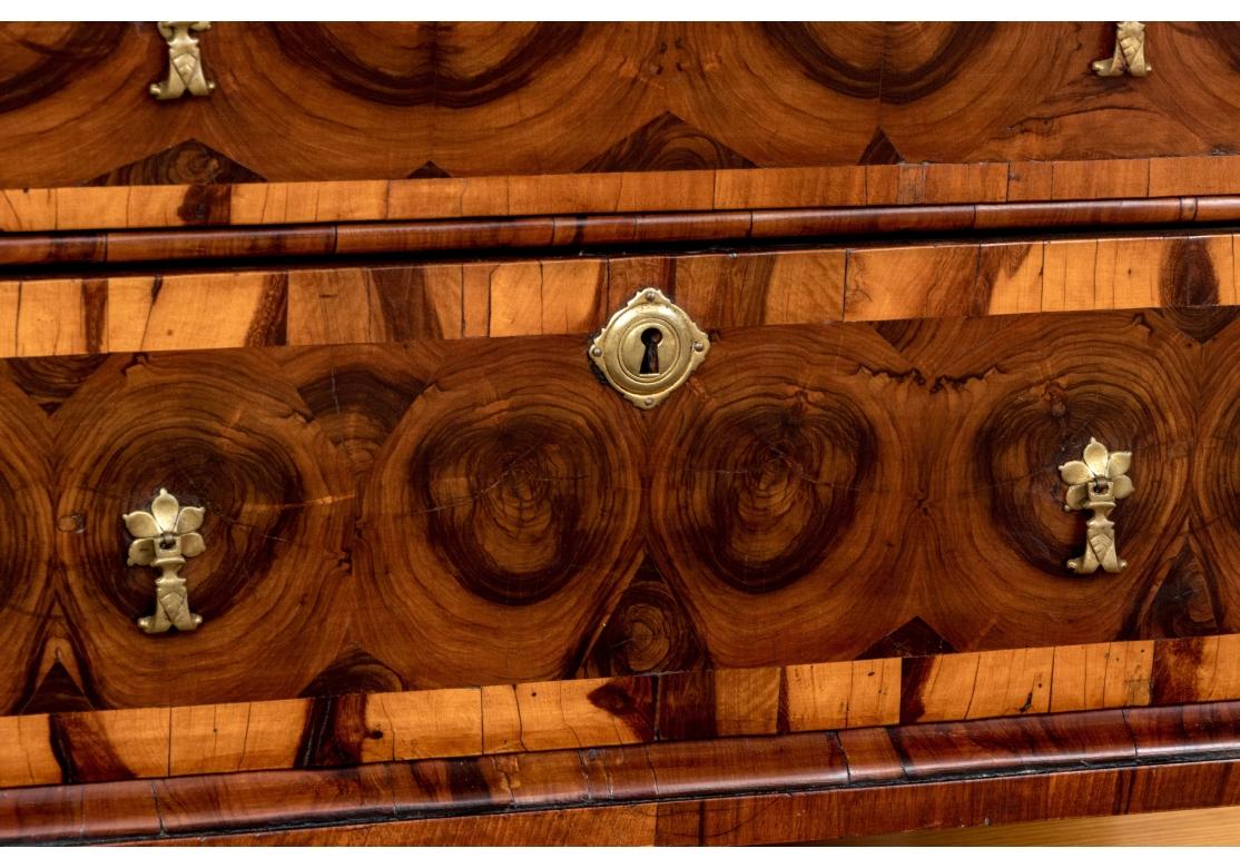 William & Mary Oyster Veneered Walnut Chest Of Drawers - Circa 1680-1710 For Sale 7