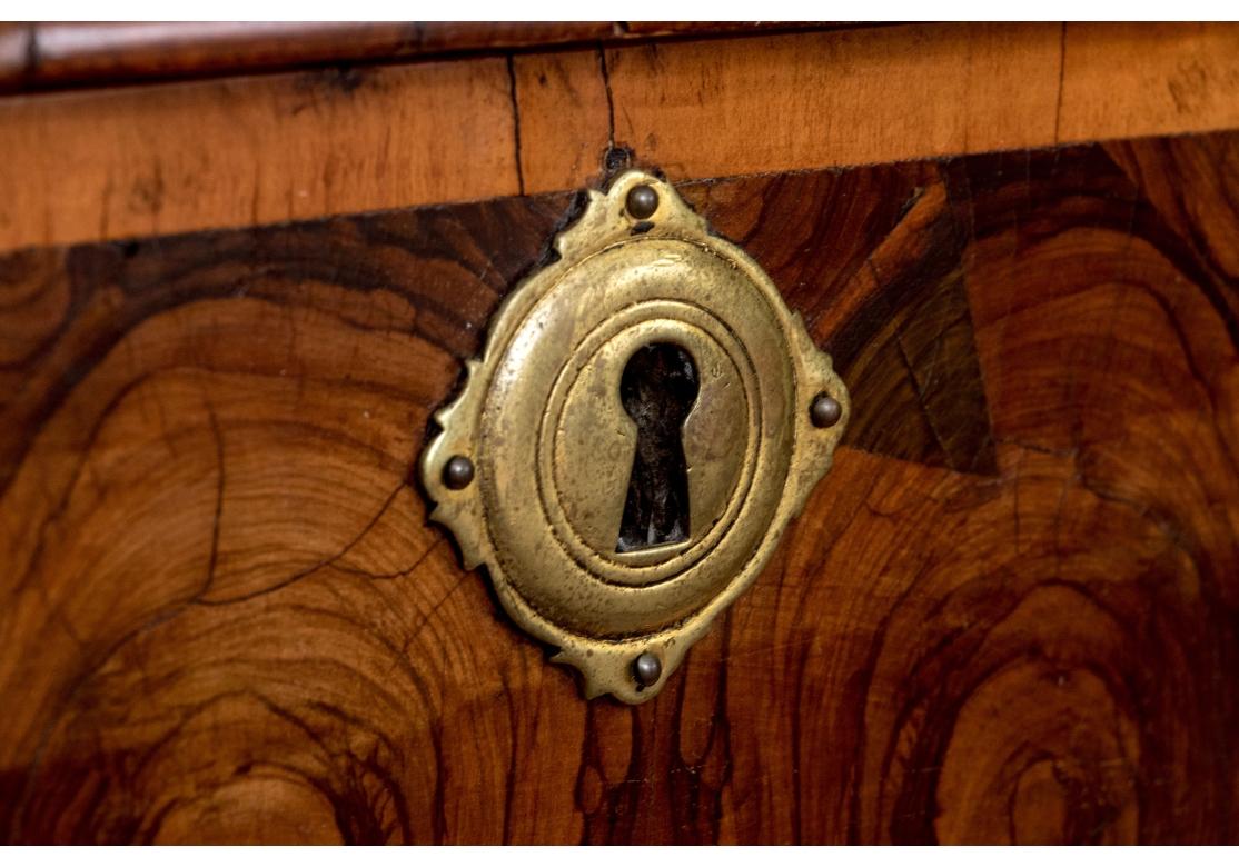 William & Mary Oyster Veneered Walnut Chest Of Drawers - Circa 1680-1710 For Sale 10
