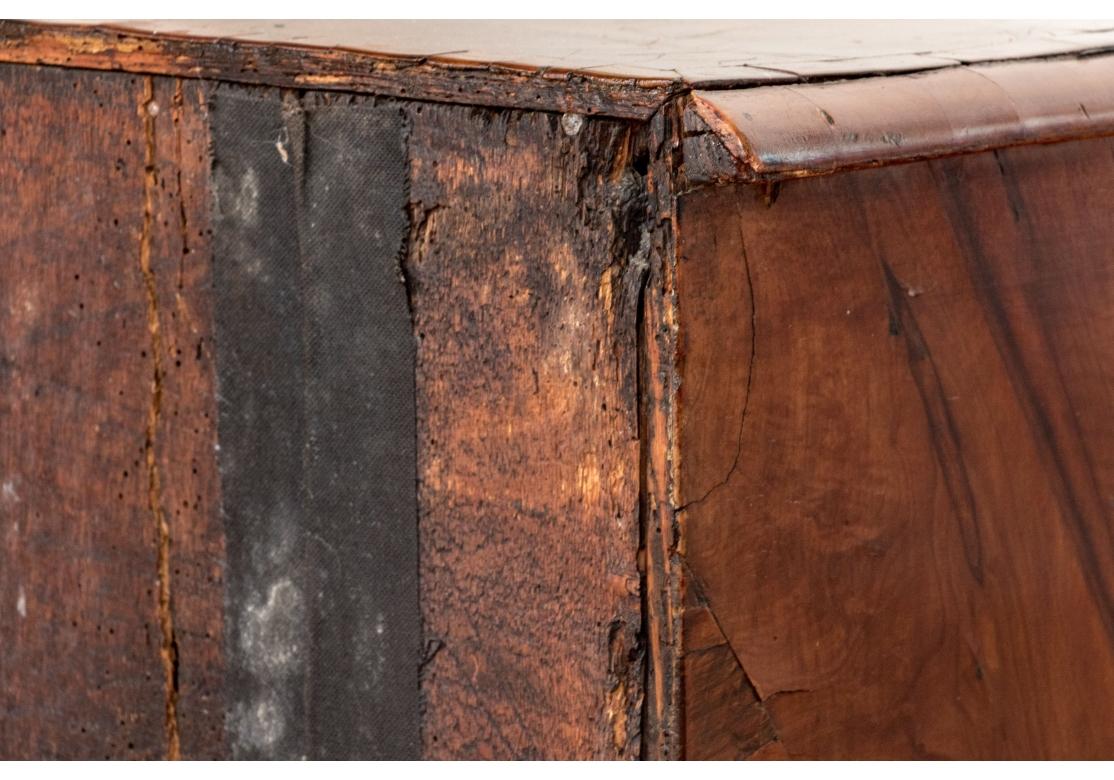 William & Mary Oyster Veneered Walnut Chest Of Drawers - Circa 1680-1710 For Sale 2