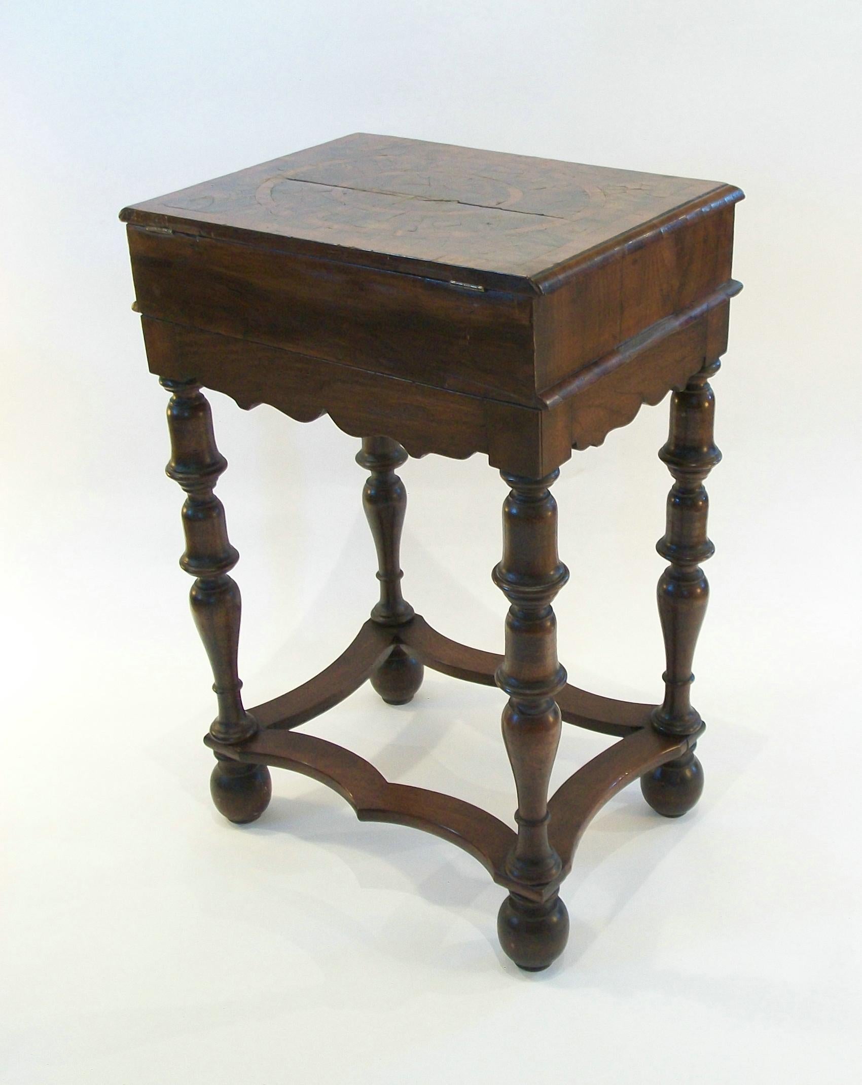 William & Mary Oyster Veneered Walnut Glove Box on Stand - U.K. - Circa 1690 For Sale 4