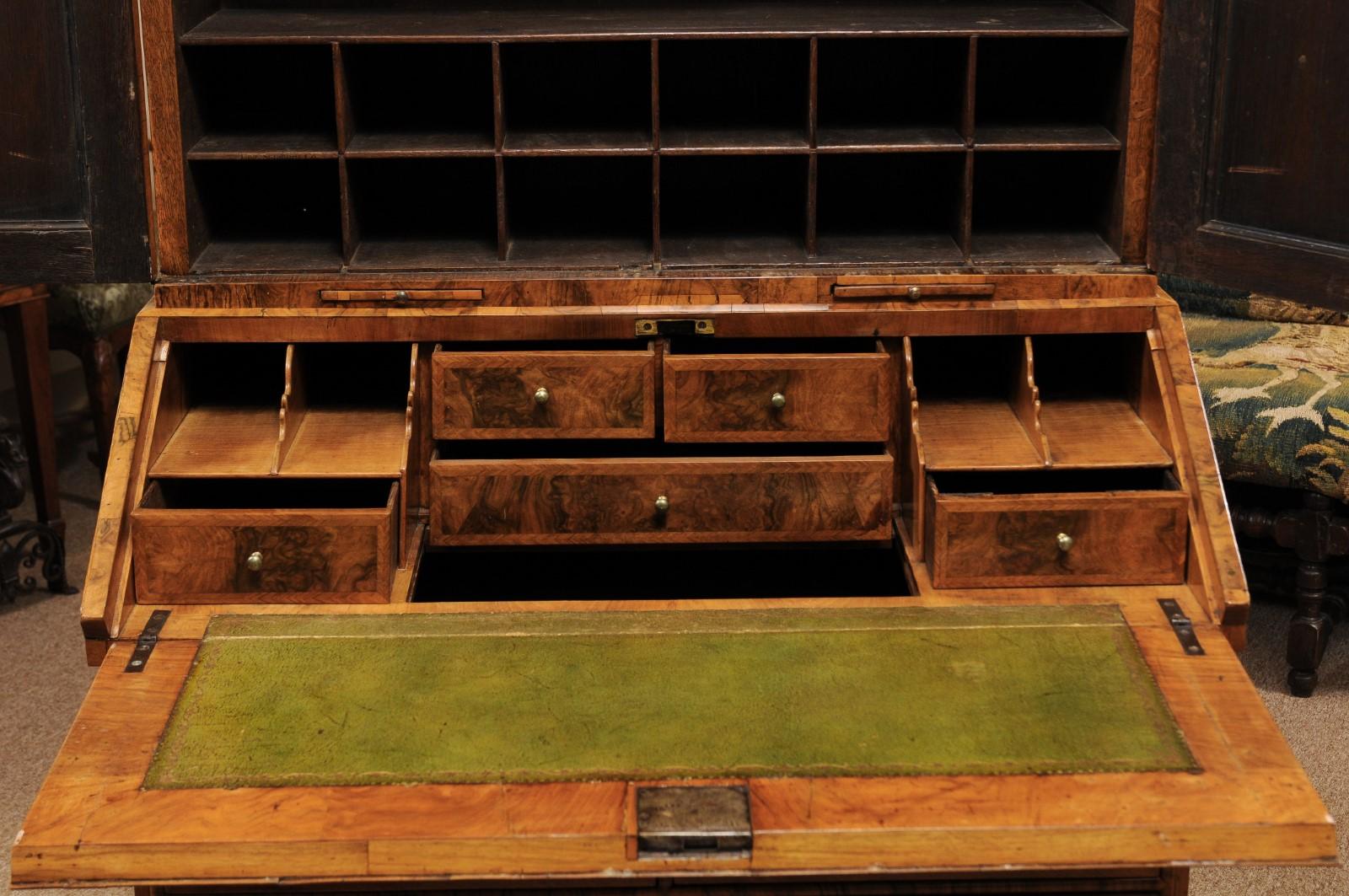William & Mary Style Burled Walnut English Bureau Bookcase, Early 18th Century In Good Condition In Atlanta, GA