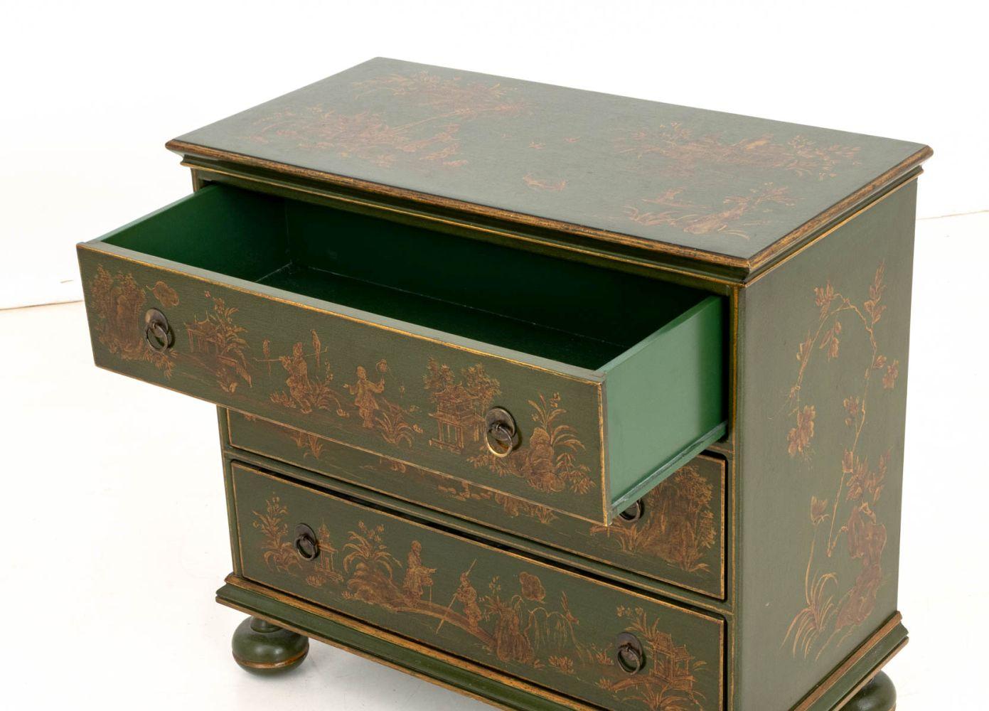 British William & Mary Style Green Chest of Drawers For Sale