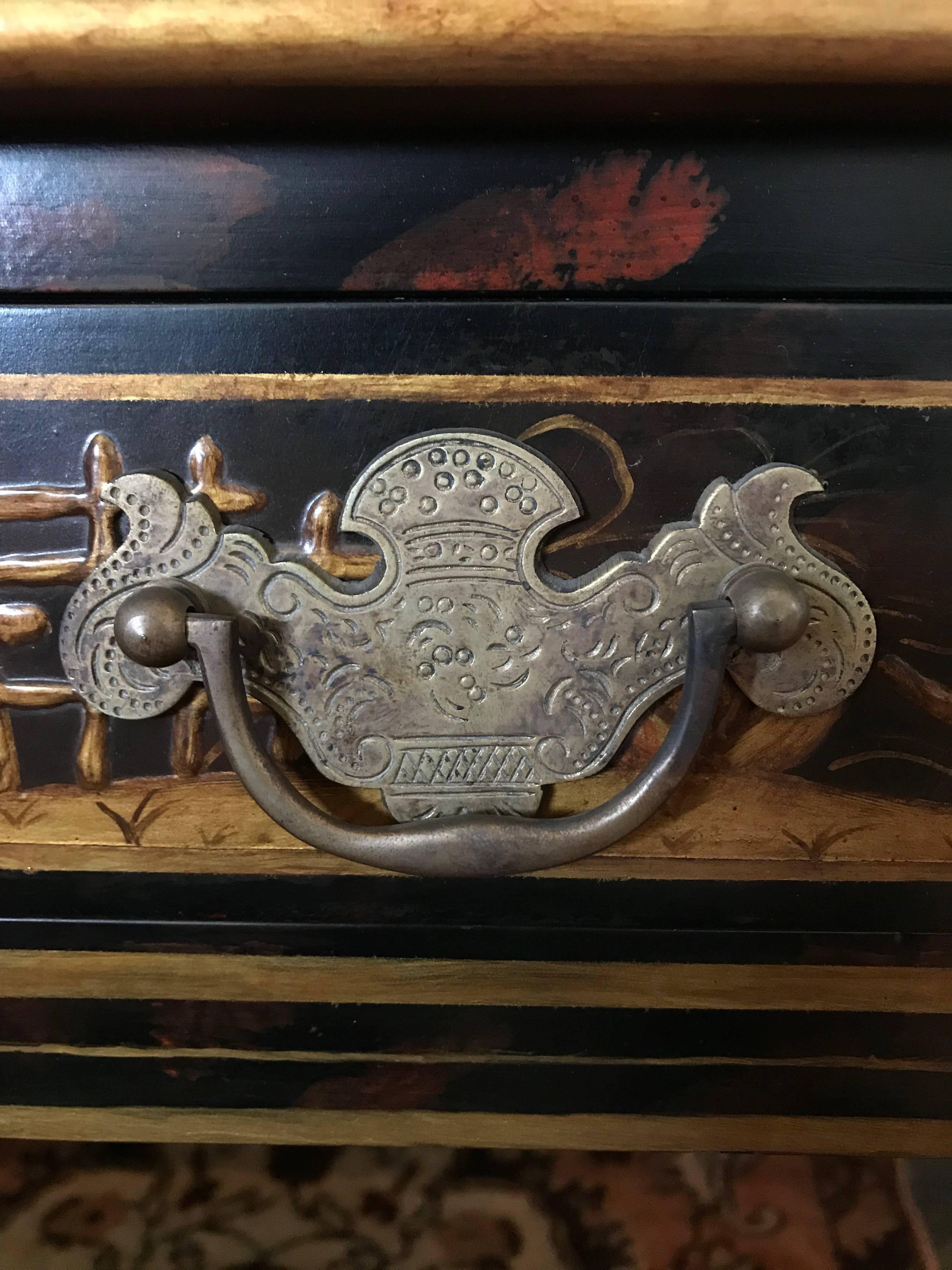 20th Century William & Mary Style Large Chest with Chinoiserie Decoration For Sale