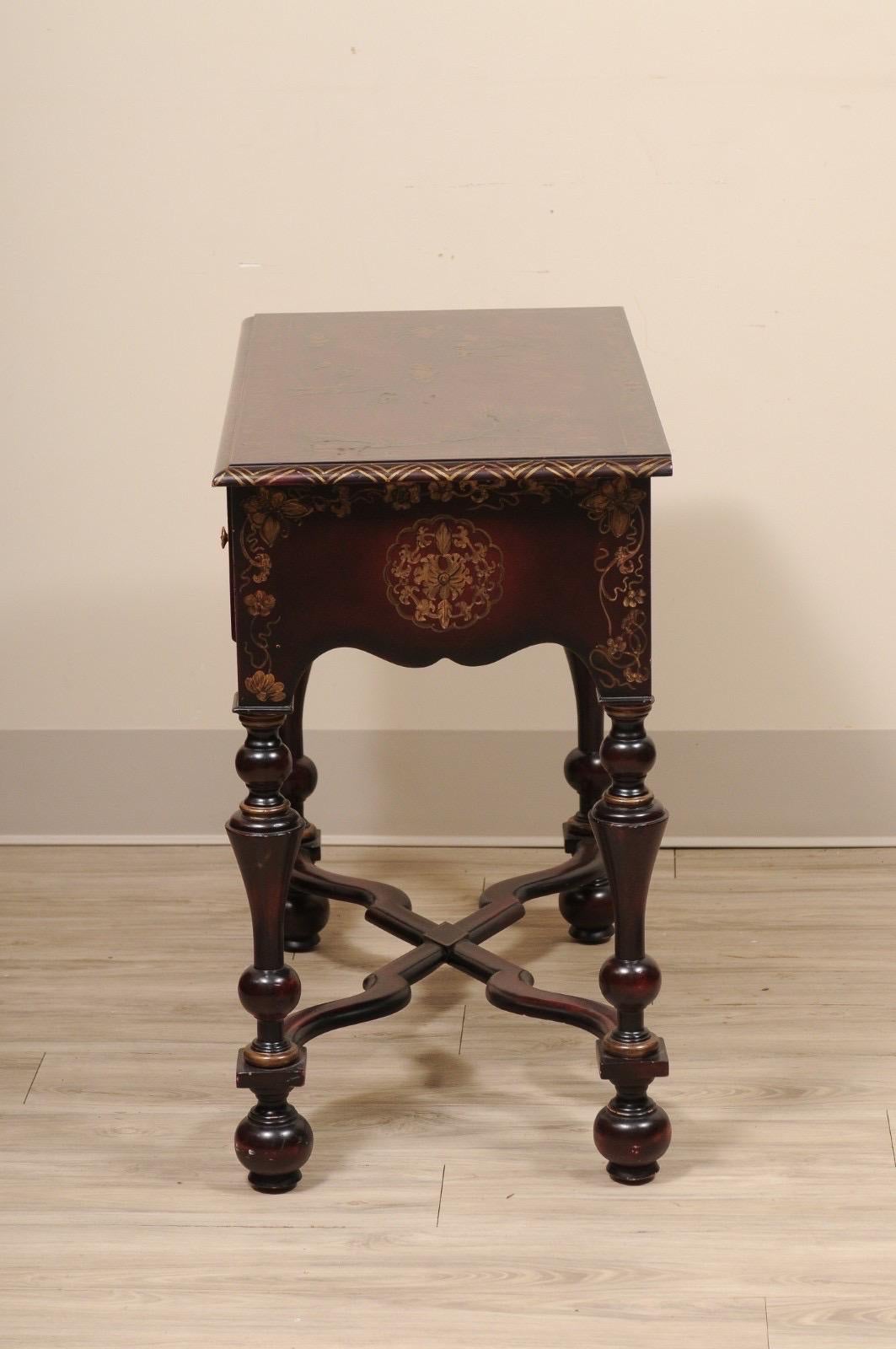 Niedriger Kommodentisch im William & Mary-Stil in Burgunderrot, bemalt, Chinoiserie-Thema im Angebot 6