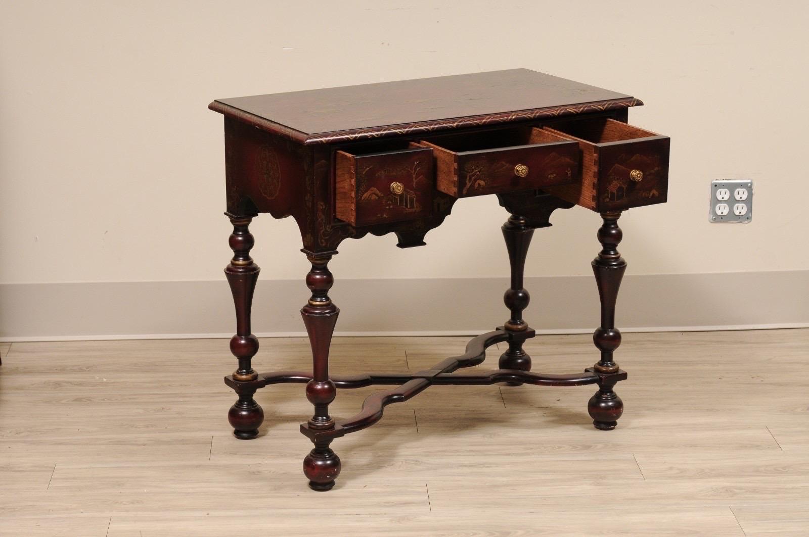 Niedriger Kommodentisch im William & Mary-Stil in Burgunderrot, bemalt, Chinoiserie-Thema (William und Mary) im Angebot