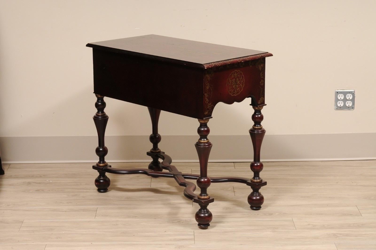 Niedriger Kommodentisch im William & Mary-Stil in Burgunderrot, bemalt, Chinoiserie-Thema (Ende des 20. Jahrhunderts) im Angebot