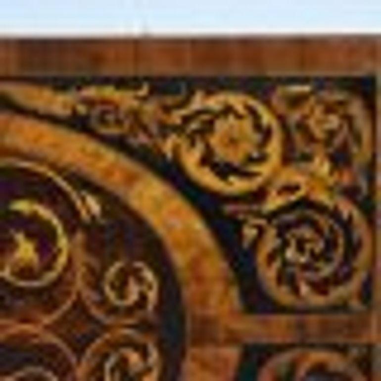 Cassettiera in noce e intarsi William & Mary in vendita 5