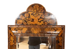 William & Mary Spiegel aus Nussbaum und Intarsien