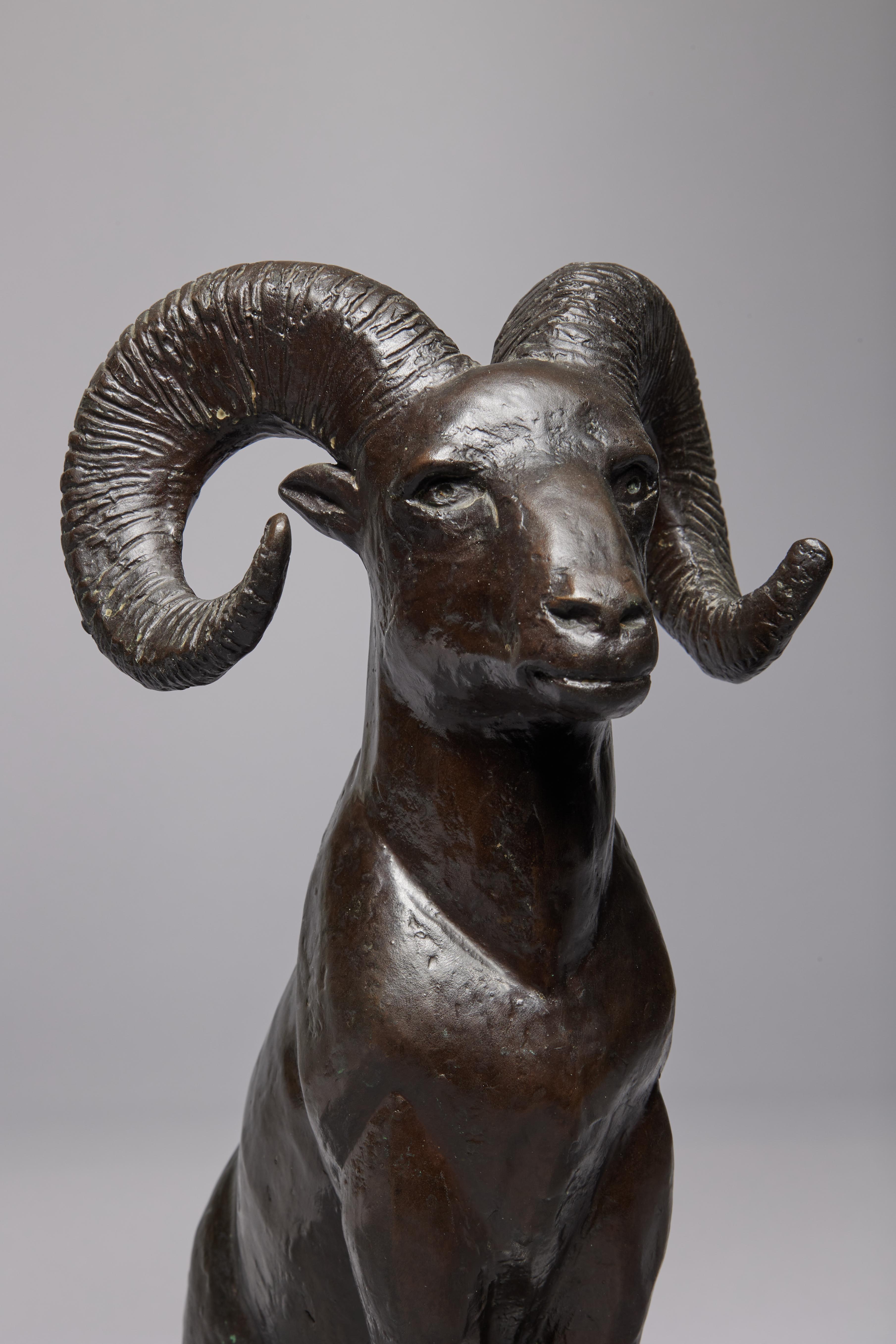 William Williams (americano, 1905-1995)
Capra di montagna
Bronzo
Firmato a piedi
14 x 3,5 x 6 pollici

William Williams (12 luglio 1905-31 maggio 1995) è diventato l'artista più visibile di Cleveland grazie alle sue numerose commissioni locali per