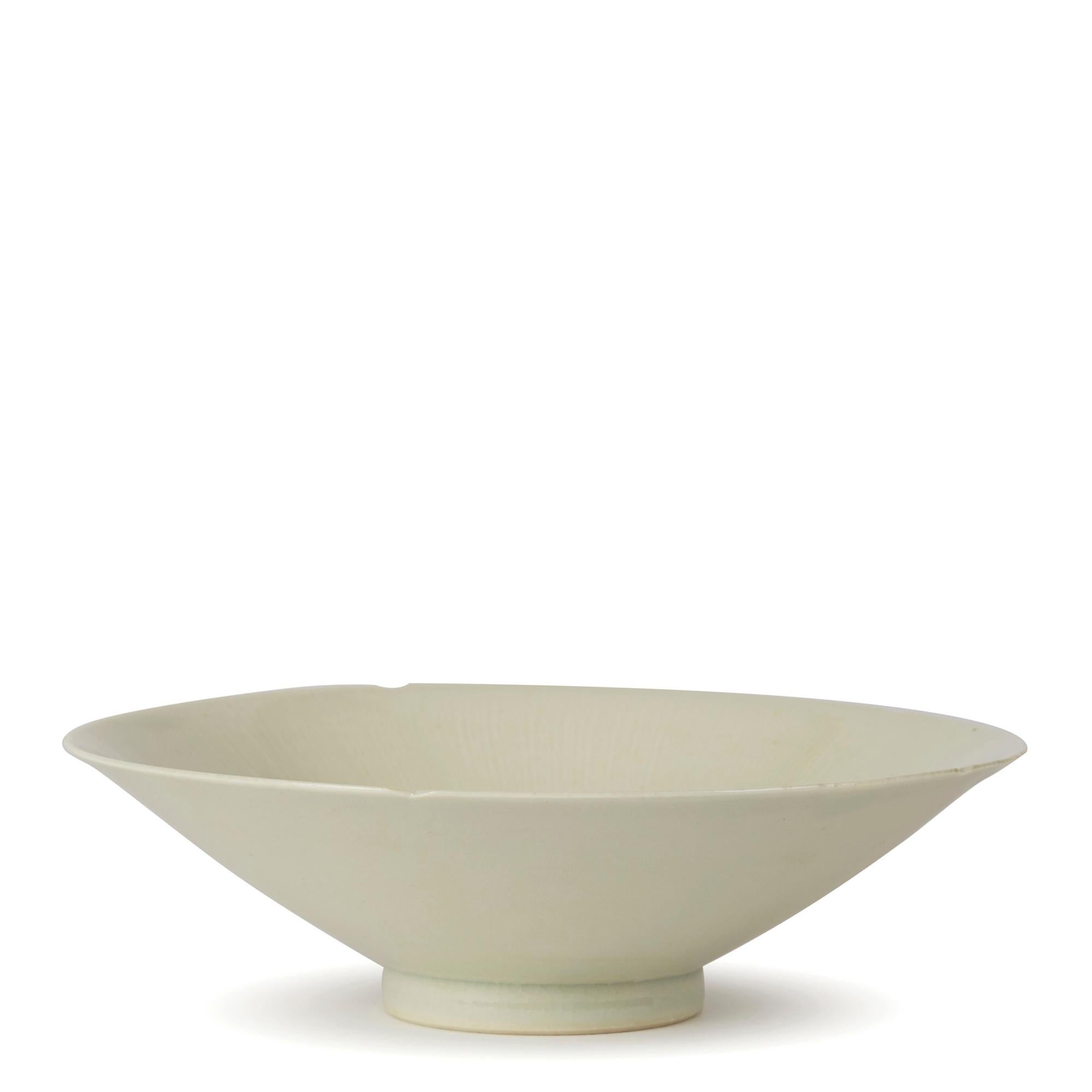 Ceramic William Mehornay Studio Pottery Porcelain White Chatter Bowl, 1986