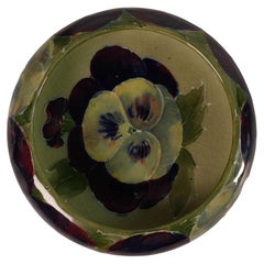 William MOORCROFT footed dish/bowl decorated with Pansies