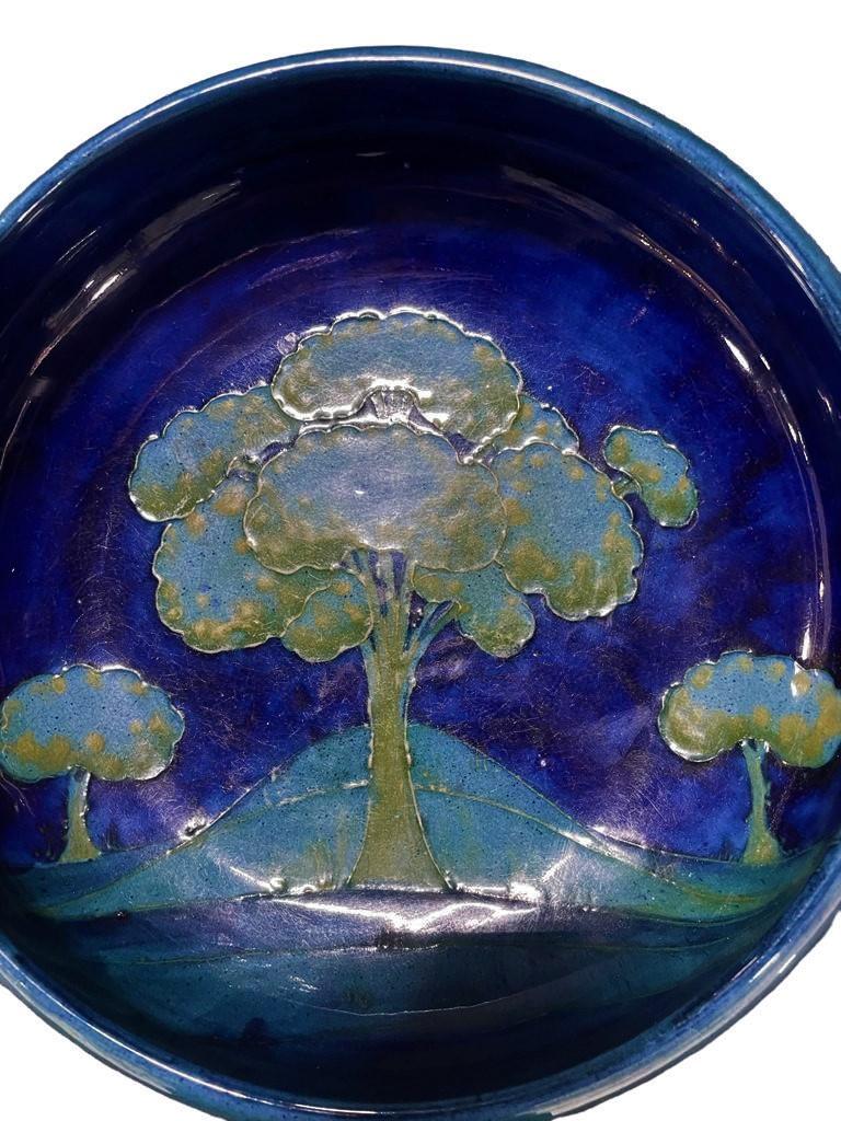 Anglais William Moorcroft for Moorcroft Pottery 'MOONLIT BLUE' large BOWL, circa 1925 en vente