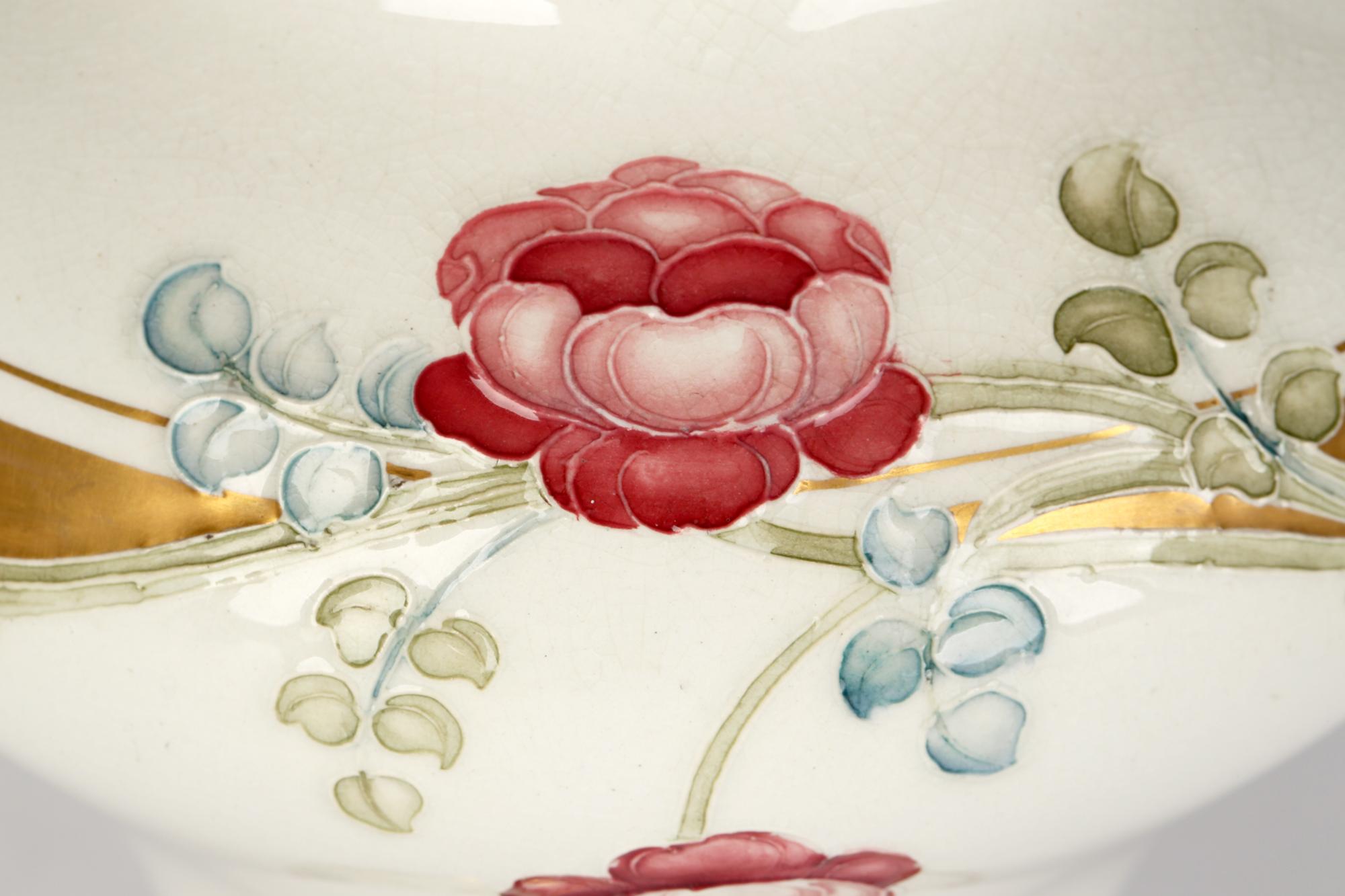 Pottery William Moorcroft MacIntyre Art Nouveau Tube Lined Rose Pattern Vase