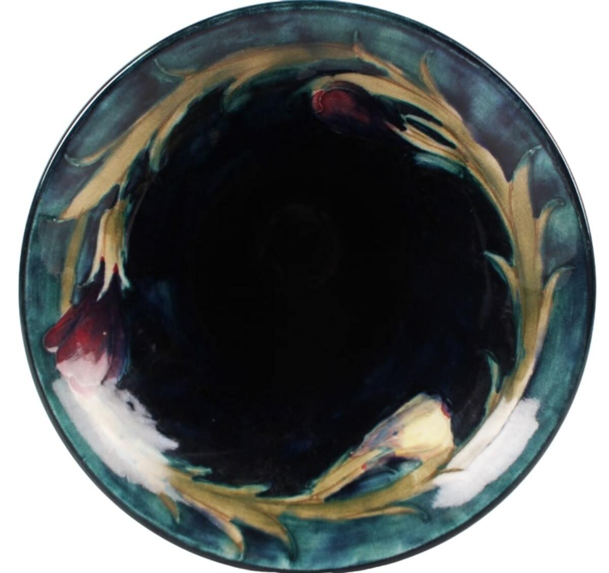 British William Moorcroft Pottery Pansy pattern vase, circa 1920 For Sale