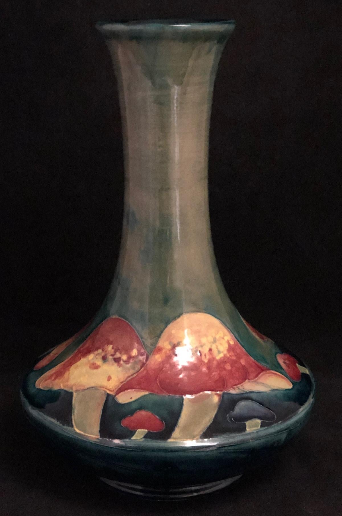 William Moorcroft-Vase (Arts and Crafts) im Angebot