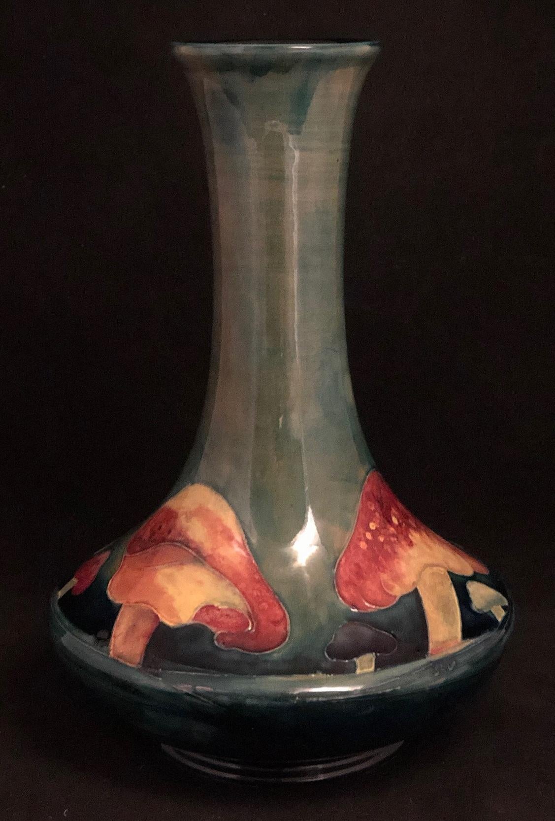 William Moorcroft-Vase im Zustand „Gut“ im Angebot in Chipping Campden, GB