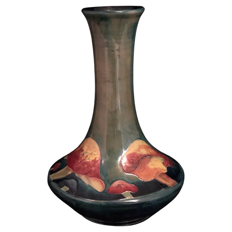 William Moorcroft Vase For Sale at 1stDibs